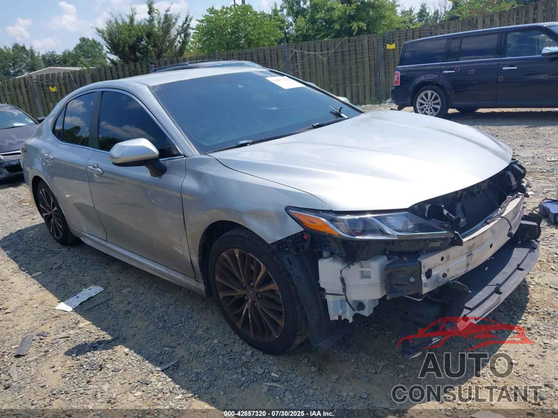 TOYOTA CAMRY 2018 - 4T1B11HK4JU540958