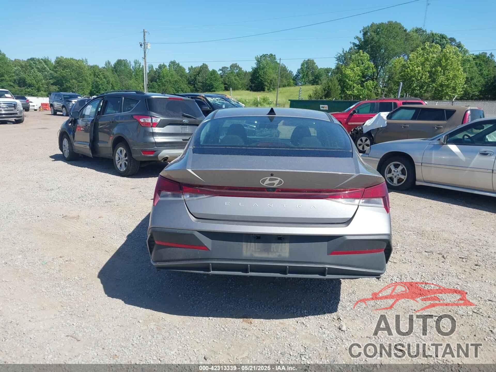 HYUNDAI ELANTRA 2024 - KMHLM4DG4RU650418
