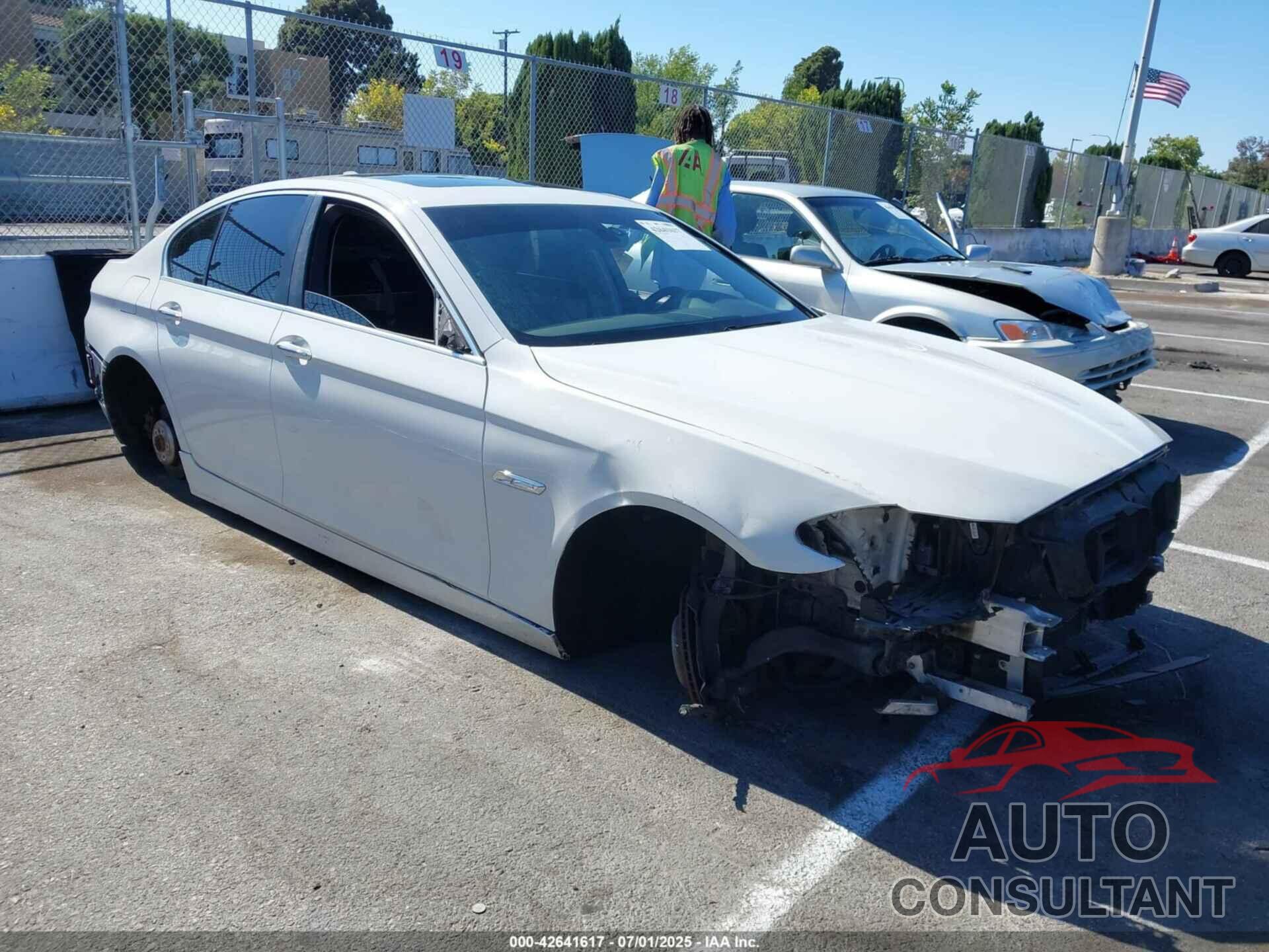 BMW 528I 2012 - WBAXG5C52CDY28012