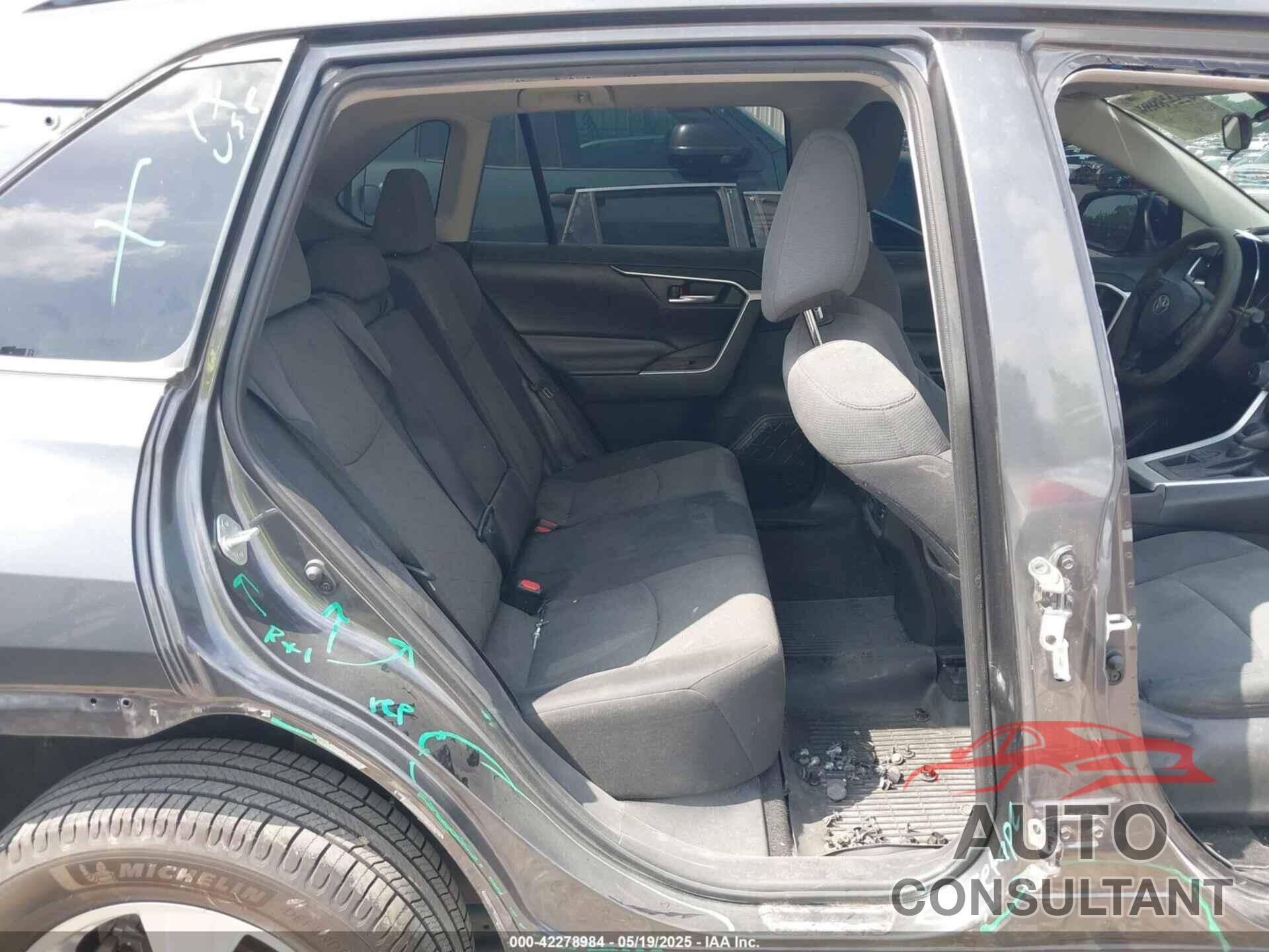TOYOTA RAV4 2021 - 2T3W1RFV5MC092028