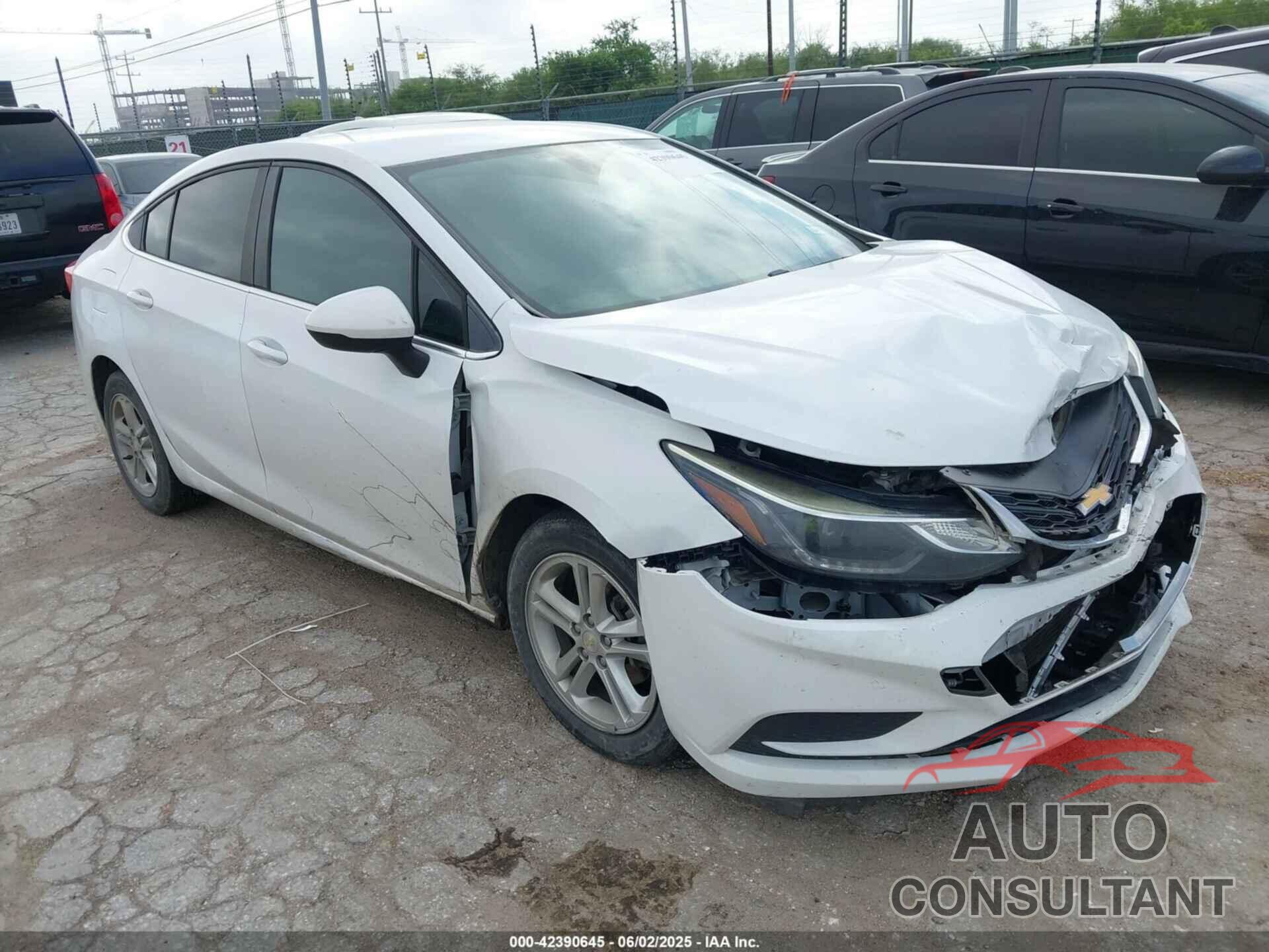 CHEVROLET CRUZE 2018 - 1G1BE5SMXJ7237863