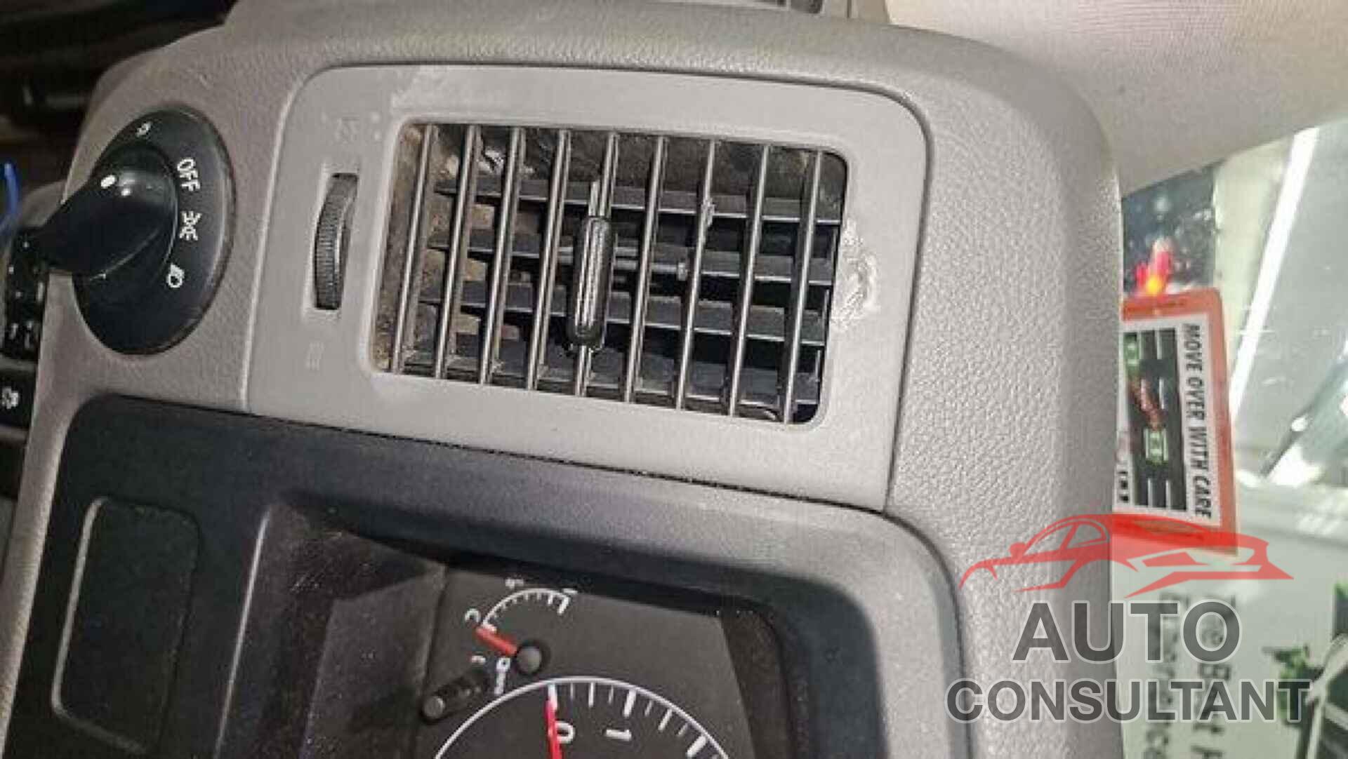 NISSAN NV 2019 - 1N6BF0LY4KN800876
