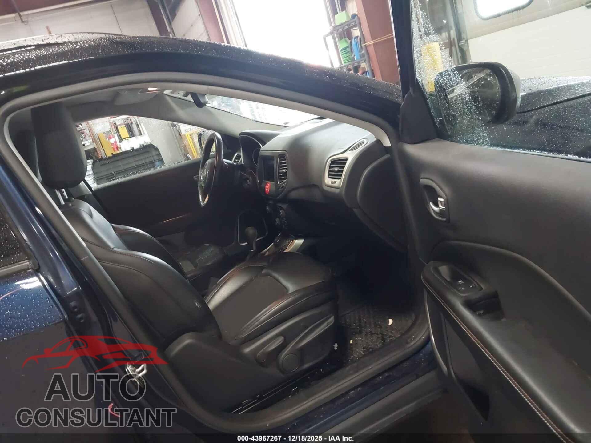 JEEP COMPASS 2020 - 3C4NJDBB4LT104653