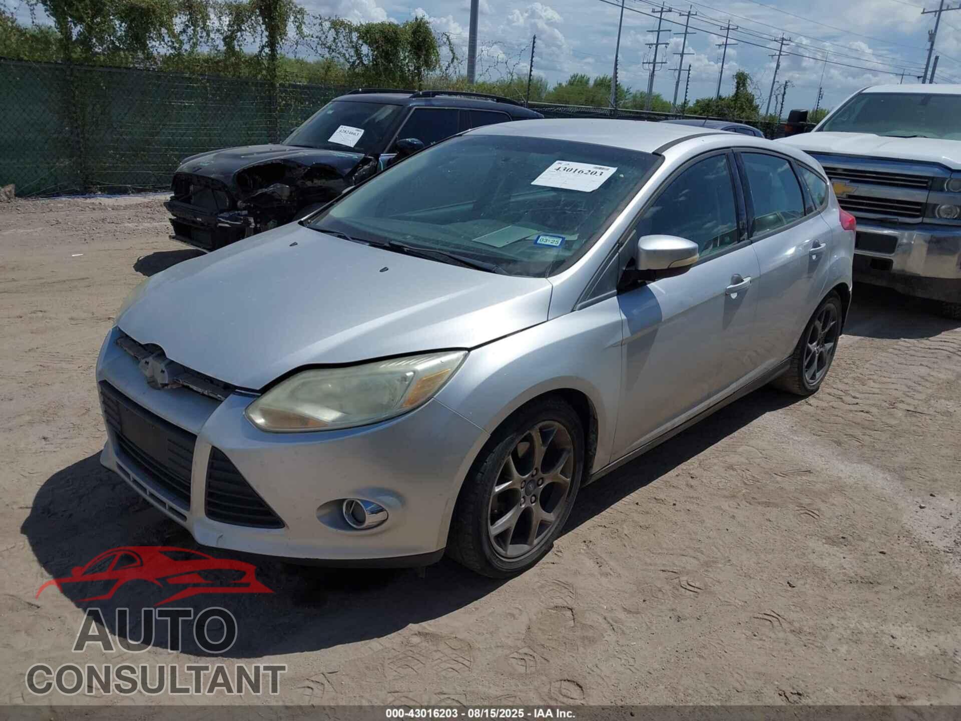 FORD FOCUS 2013 - 1FADP3K27DL132440
