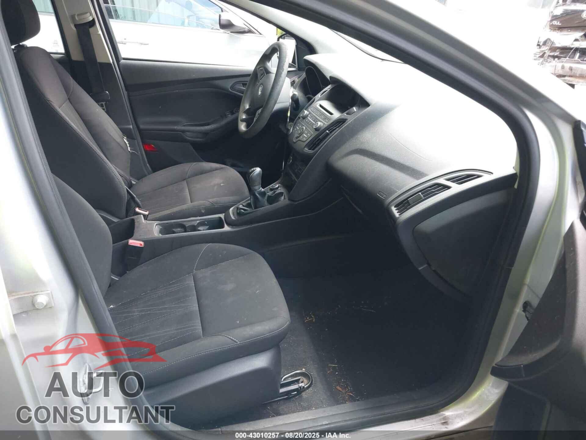 FORD FOCUS 2016 - 1FADP3E27GL207573