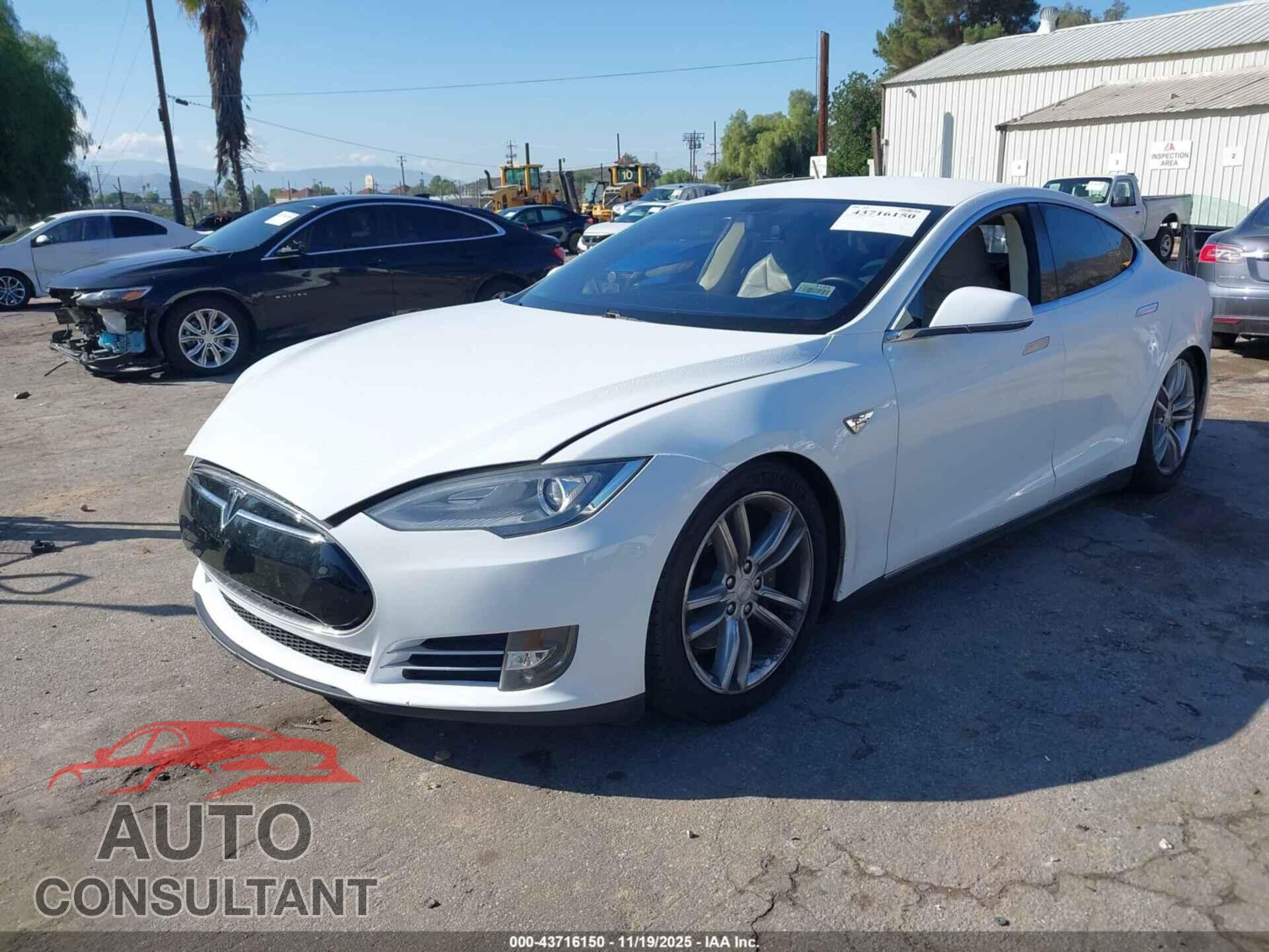 TESLA MODEL S 2013 - 5YJSA1AG6DFP08736