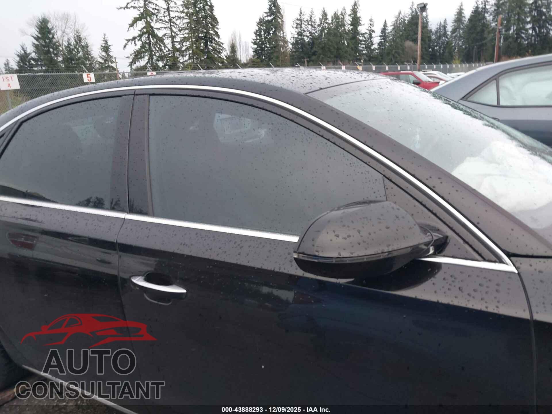 AUDI A8 2015 - WAUJGAFD8FN004113