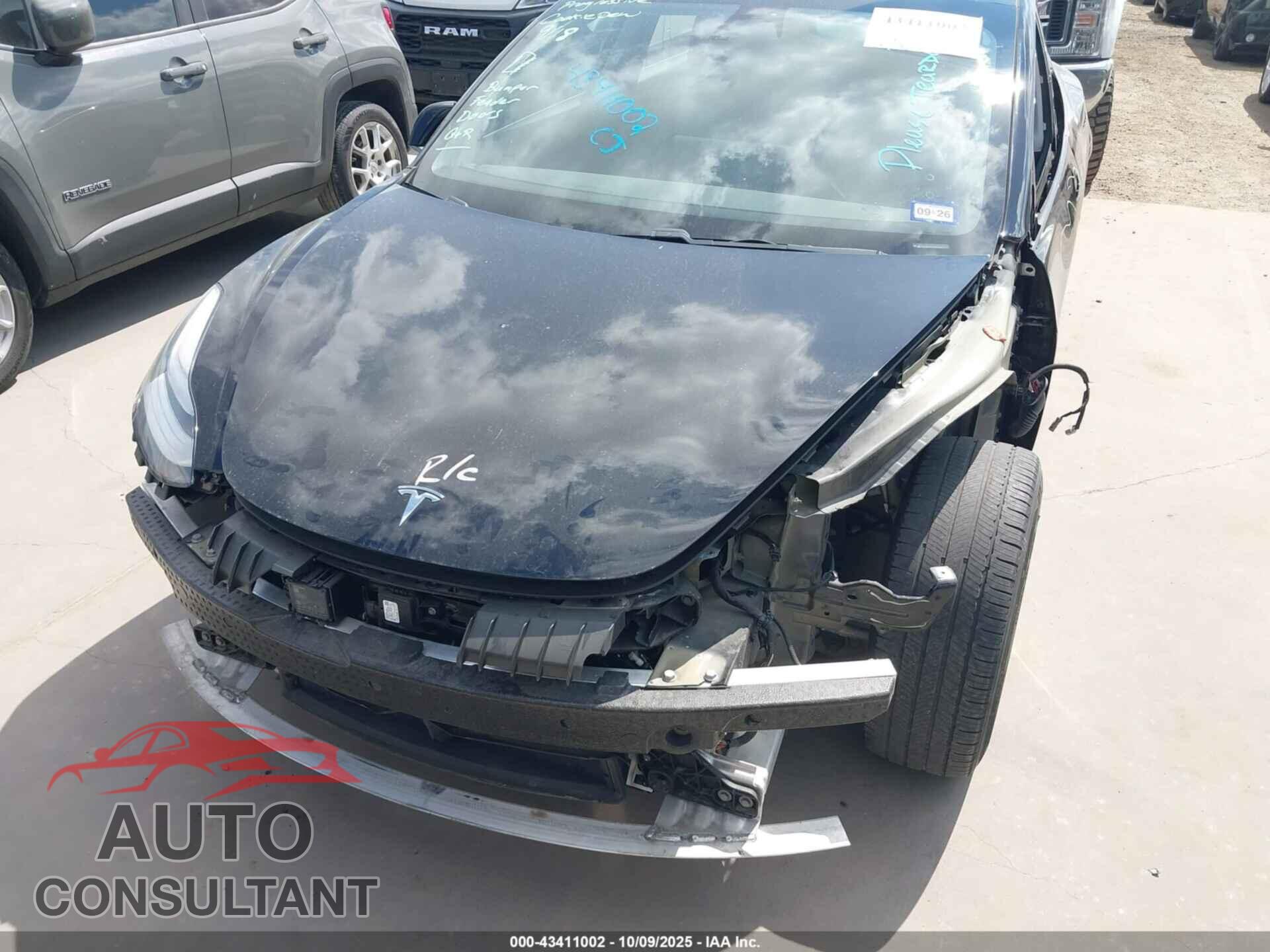 TESLA MODEL 3 2018 - 5YJ3E1EA7JF157100
