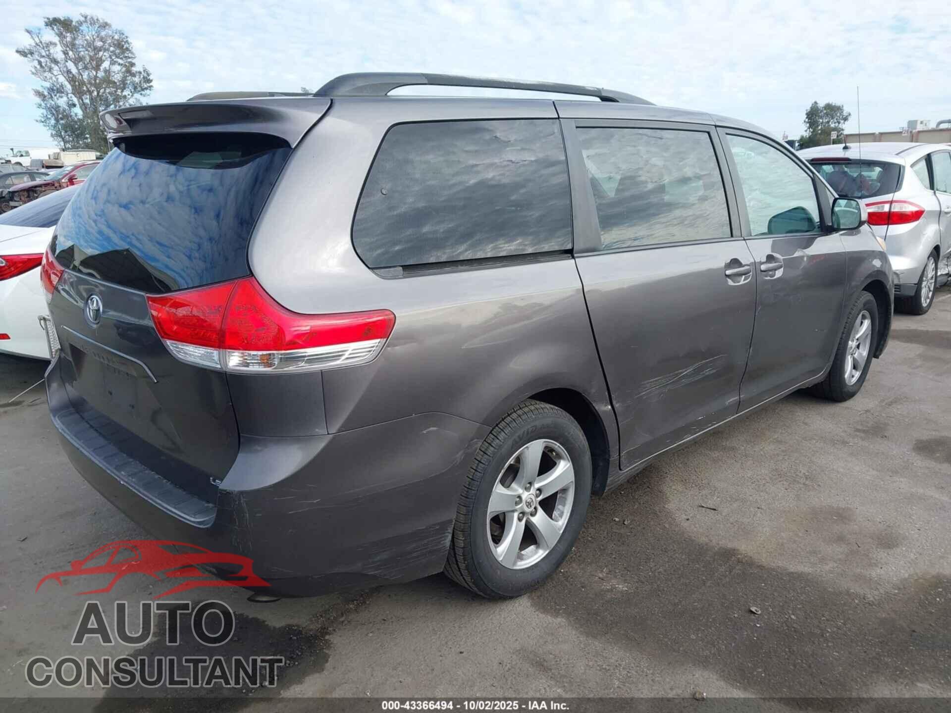 TOYOTA SIENNA 2012 - 5TDKK3DC8CS215541