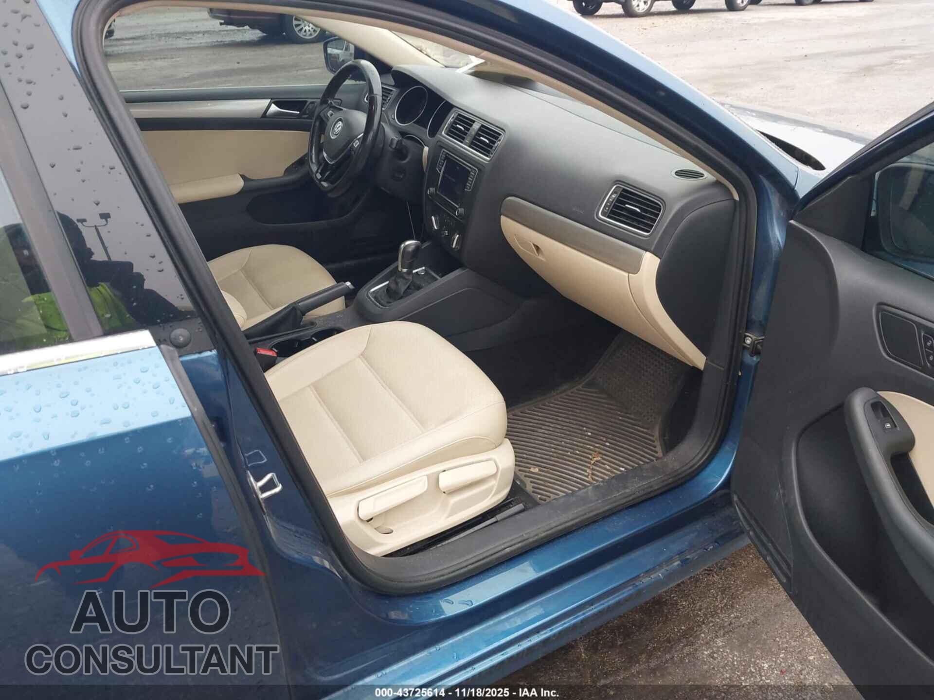VOLKSWAGEN JETTA 2017 - 3VWDB7AJ1HM378751