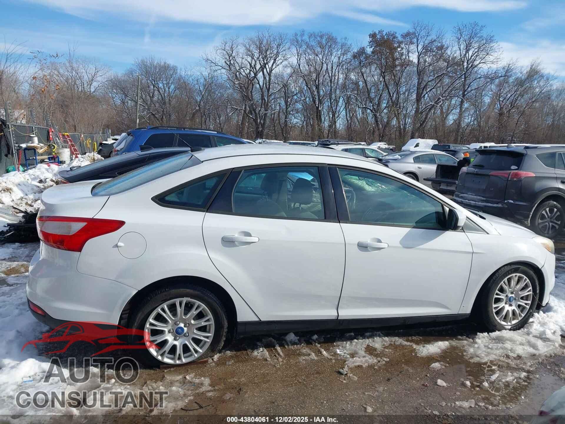 FORD FOCUS 2012 - 1FAHP3F21CL211113