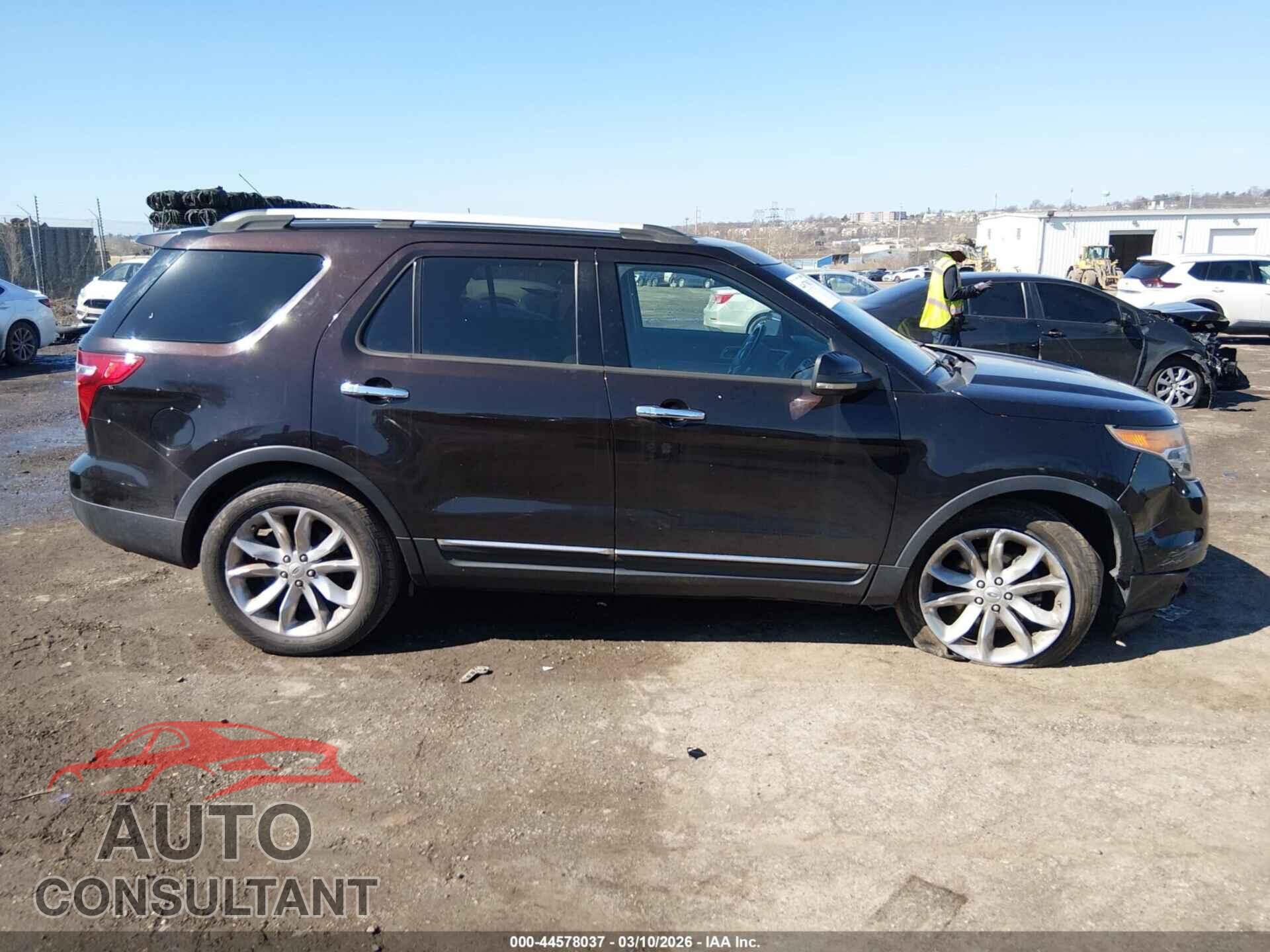 FORD EXPLORER 2013 - 1FM5K7D88DGA96994