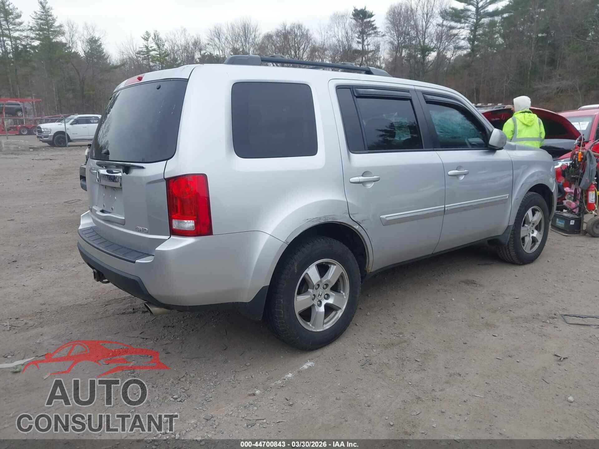 HONDA PILOT 2010 - 5FNYF4H53AB023610