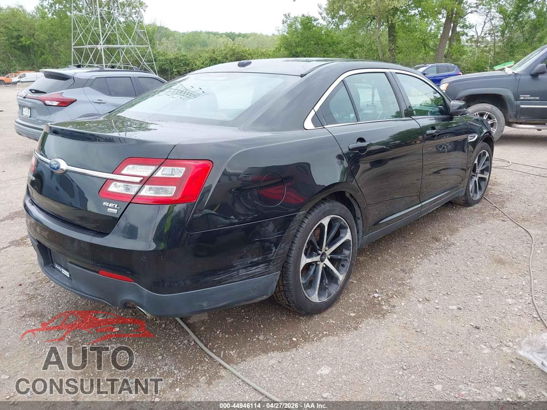 FORD TAURUS 2015 - 1FAHP2H81FG176565