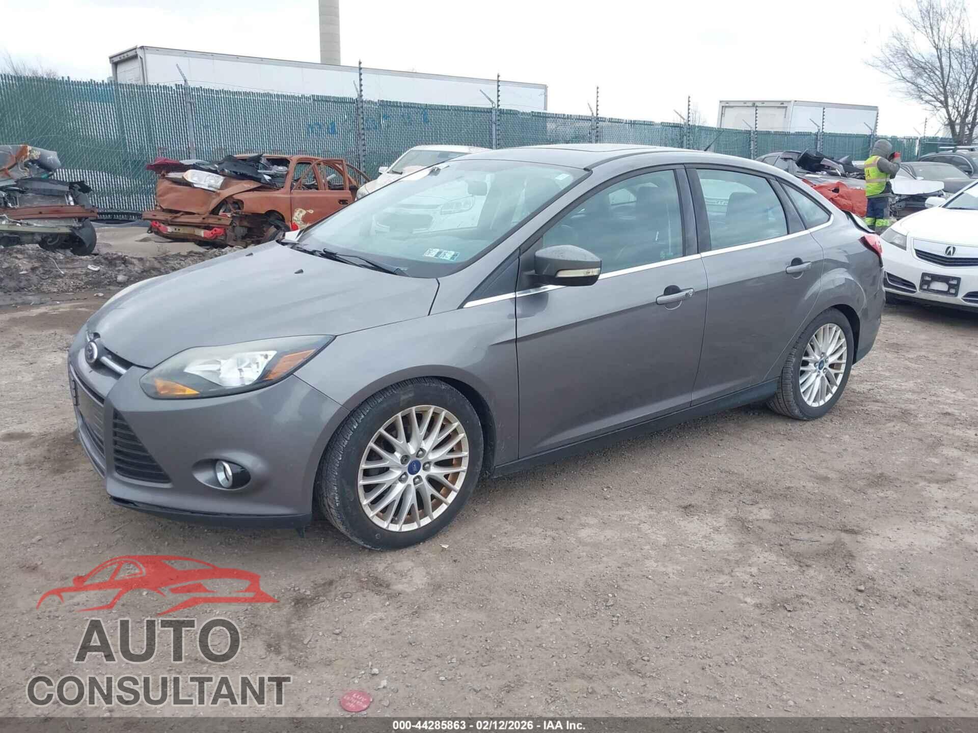 FORD FOCUS 2014 - 01FADP328EL102757