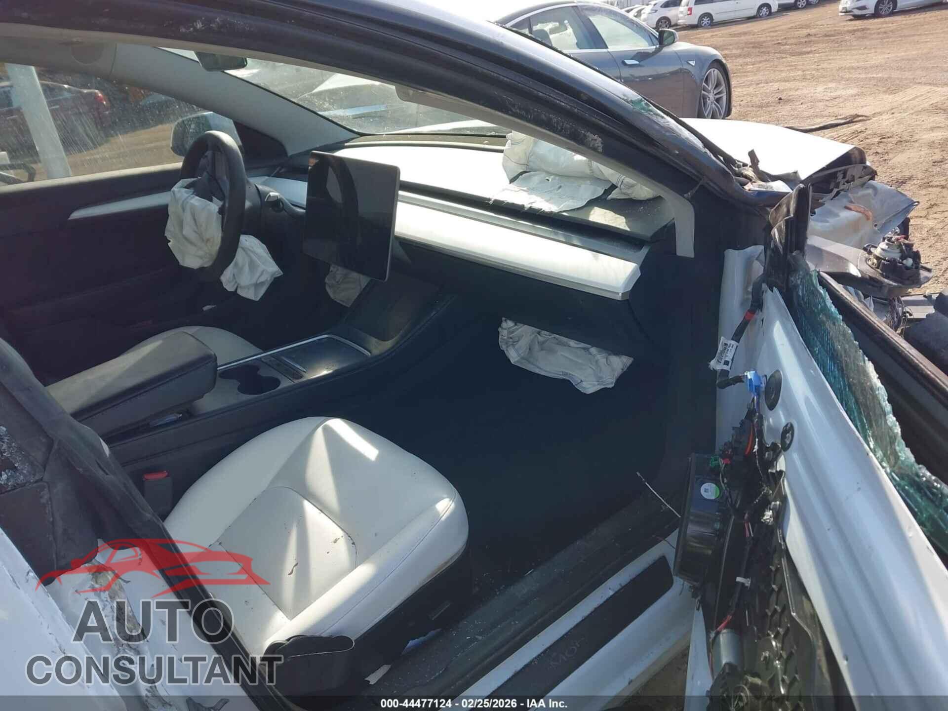 TESLA MODEL 3 2022 - 5YJ3E1EA4NF105929