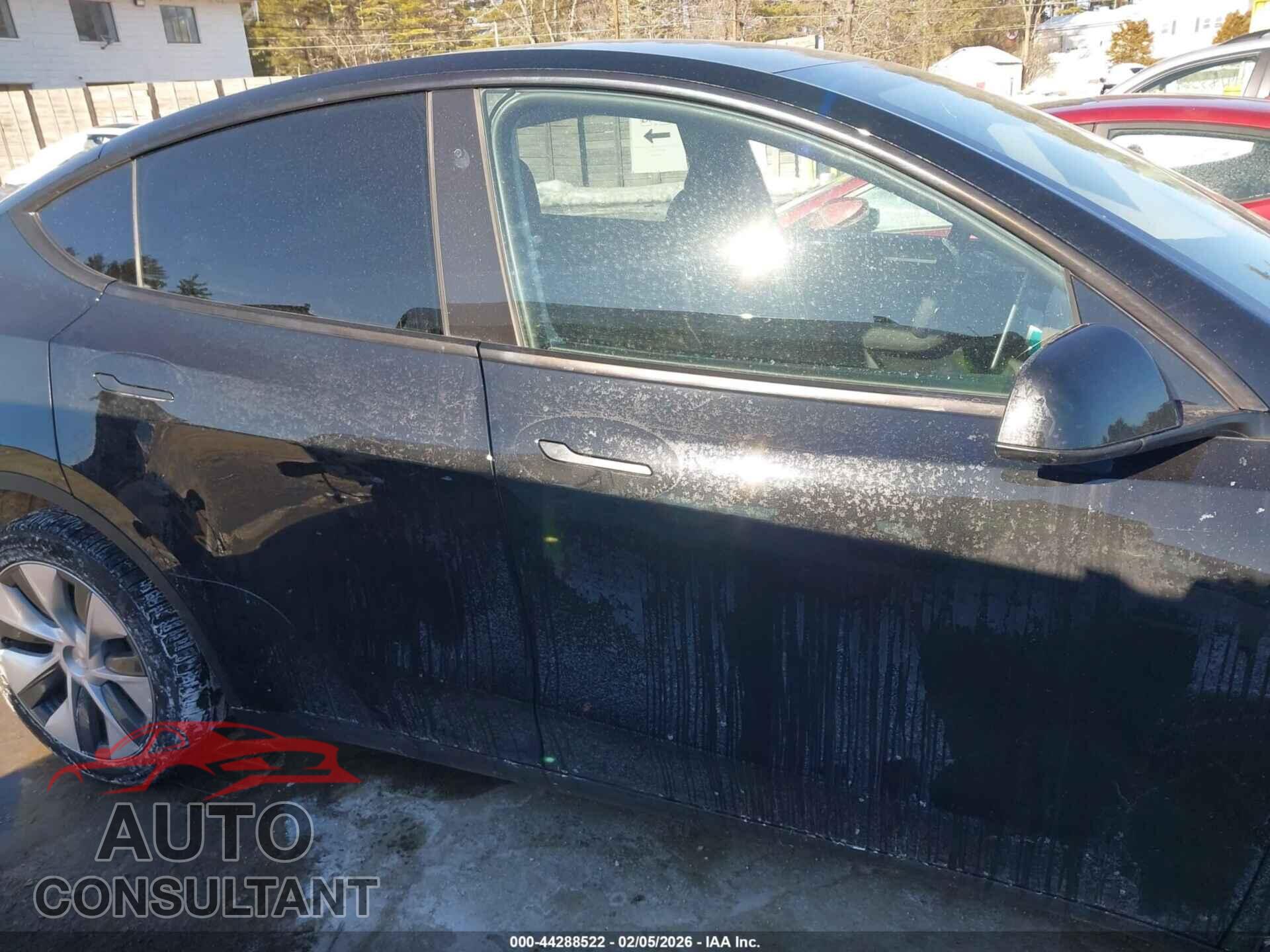 TESLA MODEL Y 2024 - 7SAYGDEE9RA218821