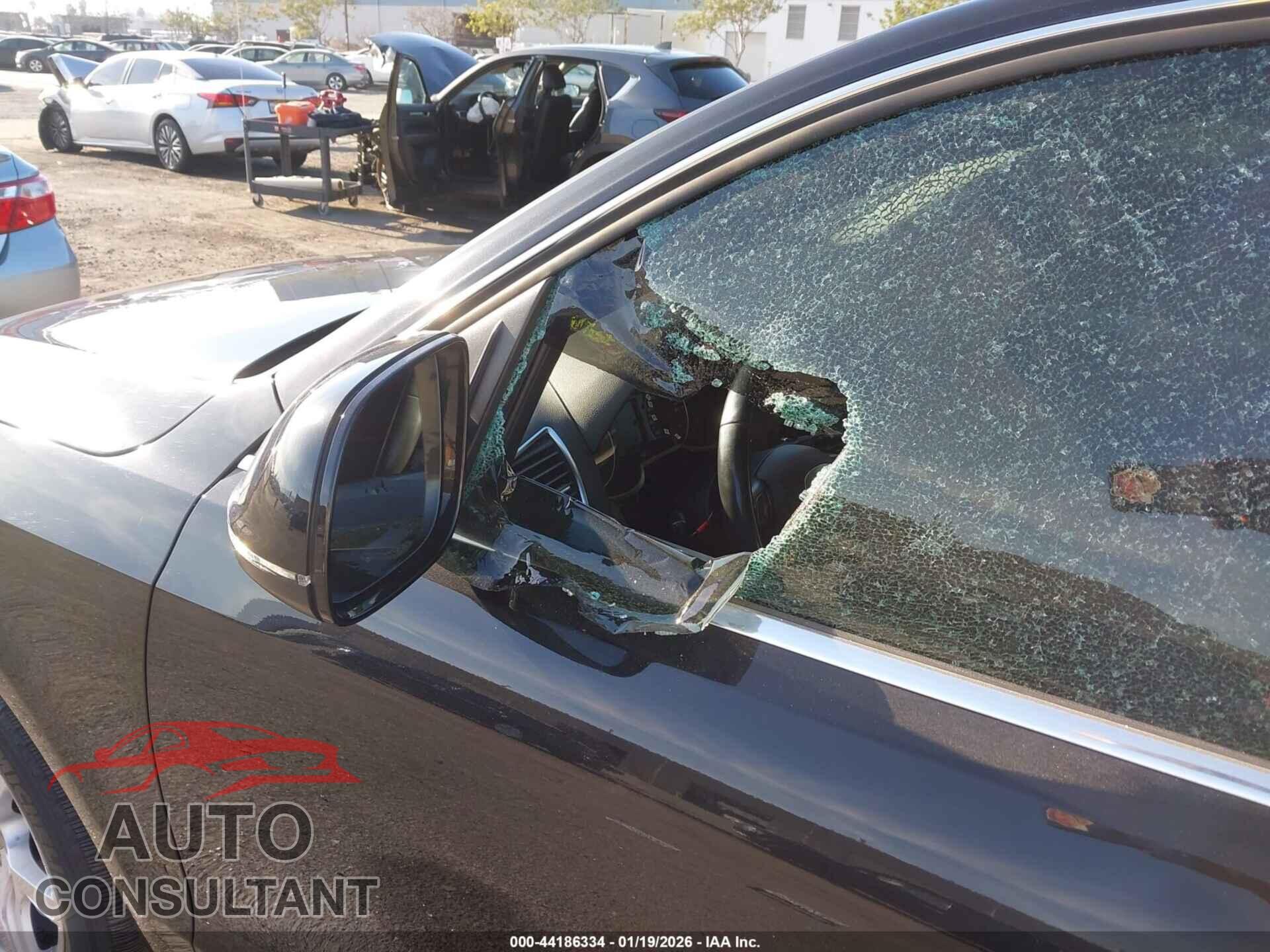 AUDI Q5 2012 - WA1LFCFP8CA036268