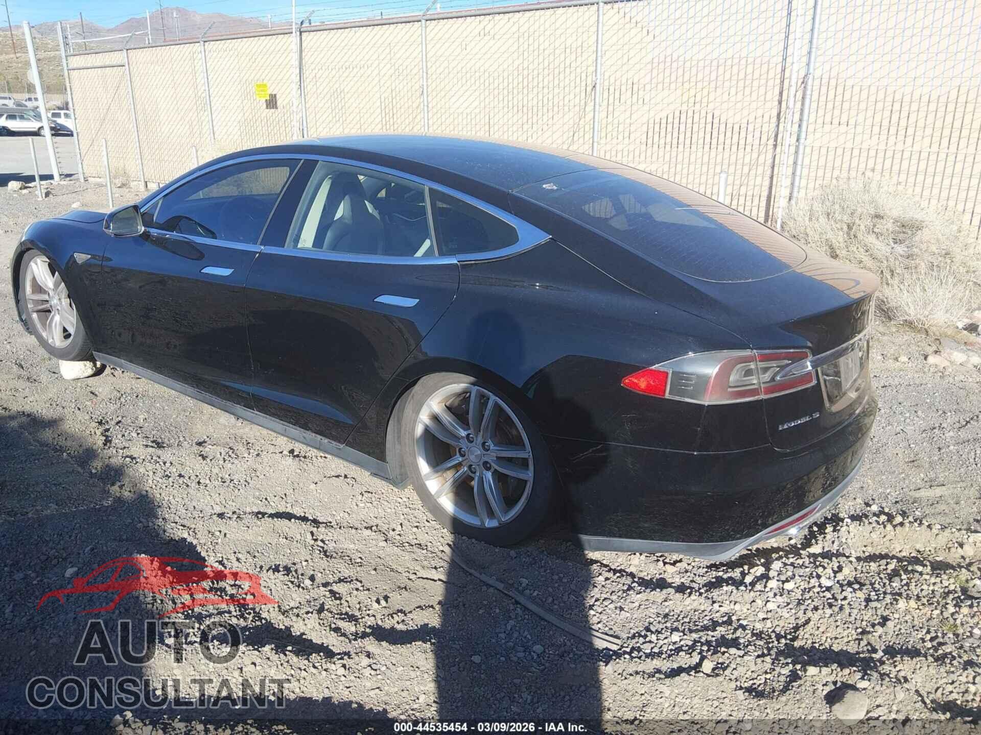 TESLA MODEL S 2013 - 5YJSA1CN1DFP03410