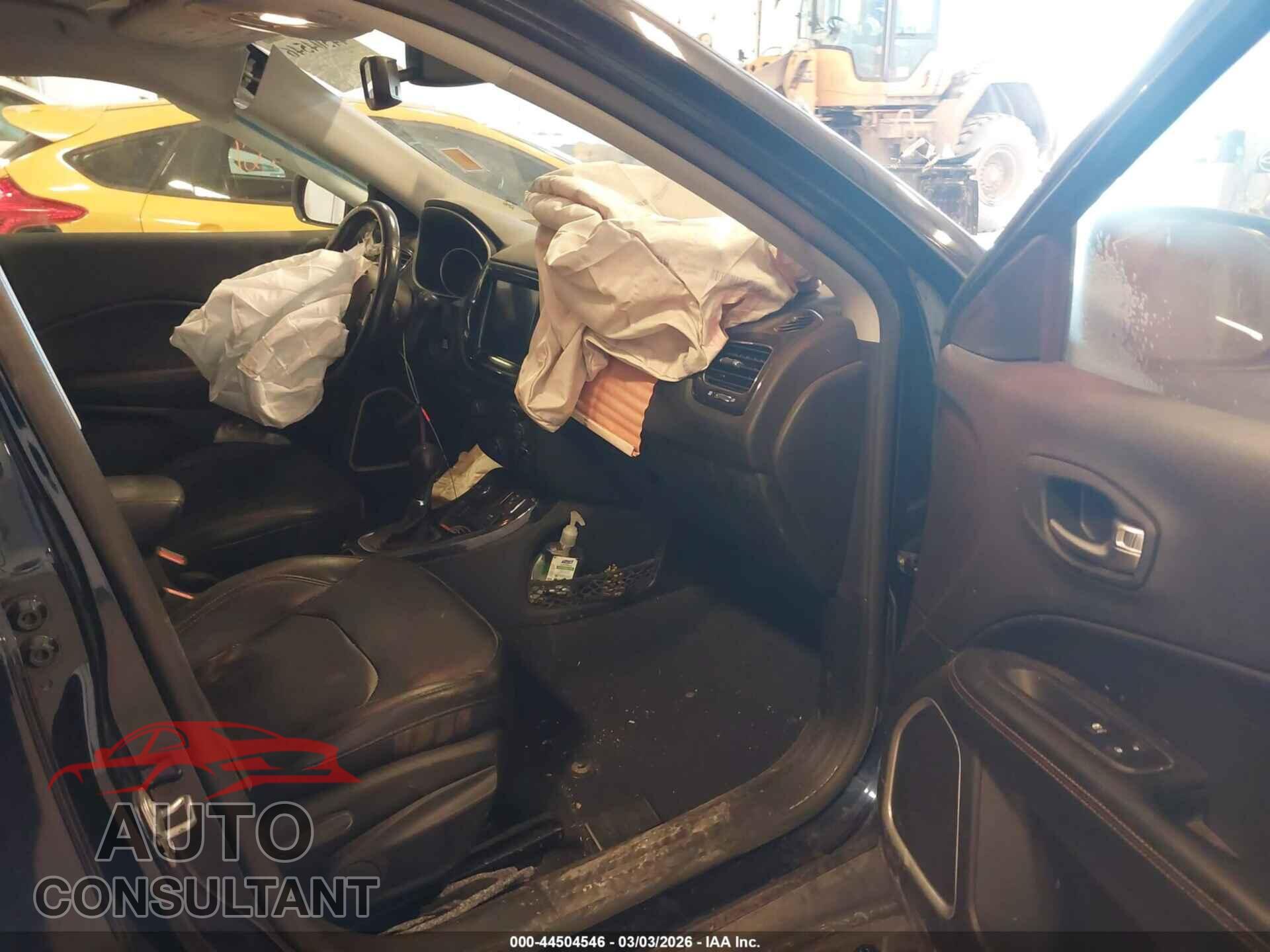 JEEP COMPASS 2020 - 3C4NJDCB5LT223259