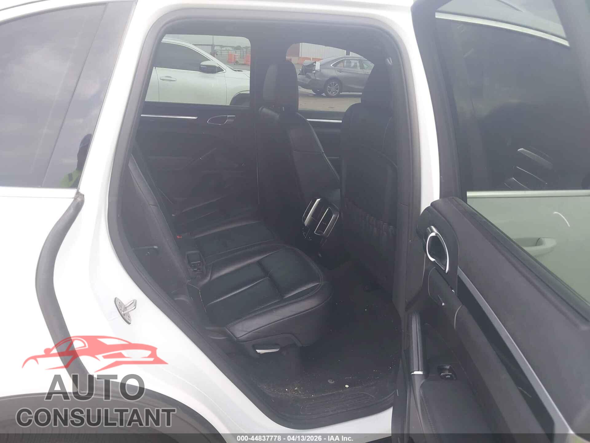 PORSCHE CAYENNE 2012 - WP1AA2A2XCLA08413