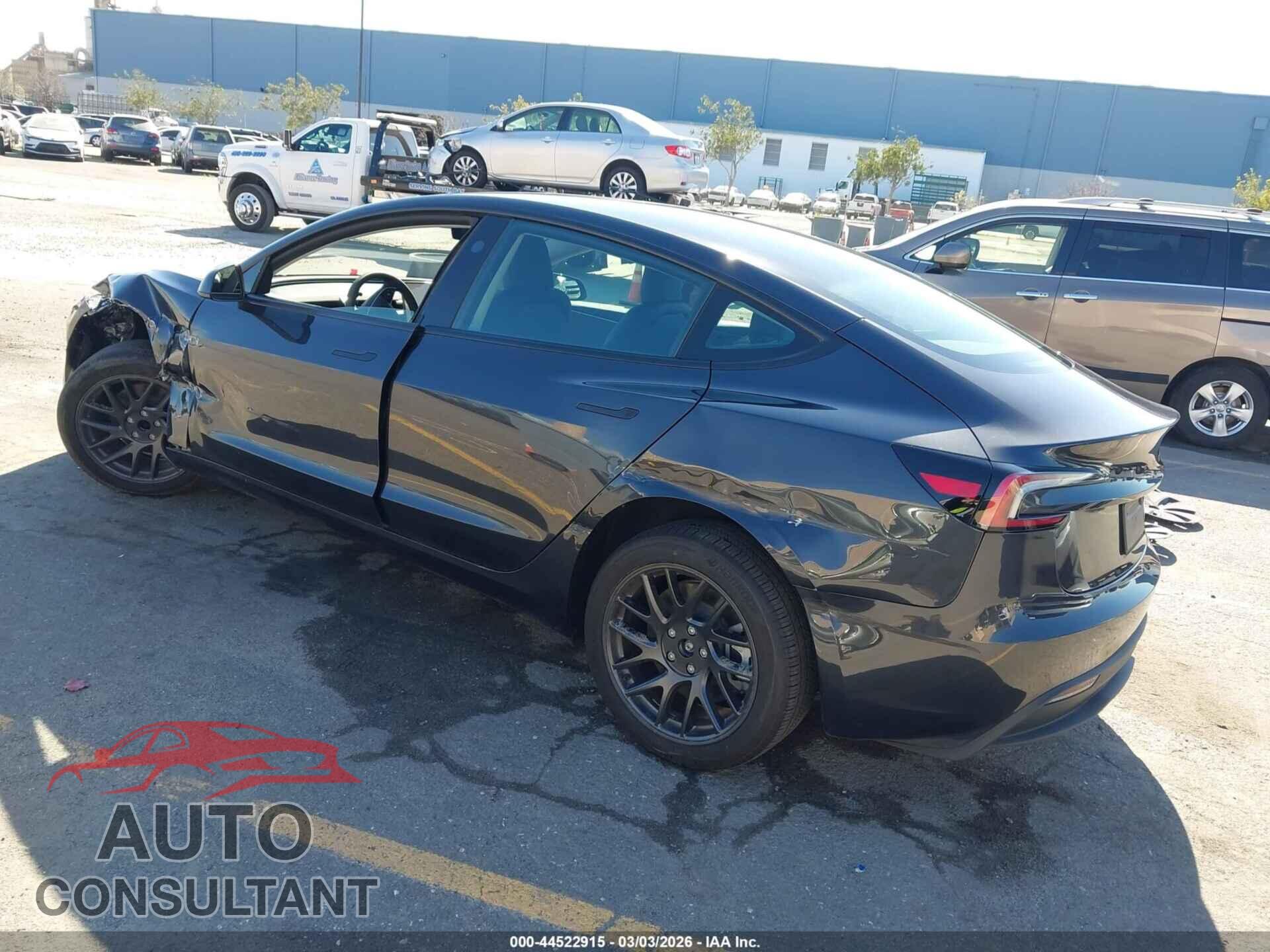 TESLA MODEL 3 2025 - 5YJ3E1EA3SF072160