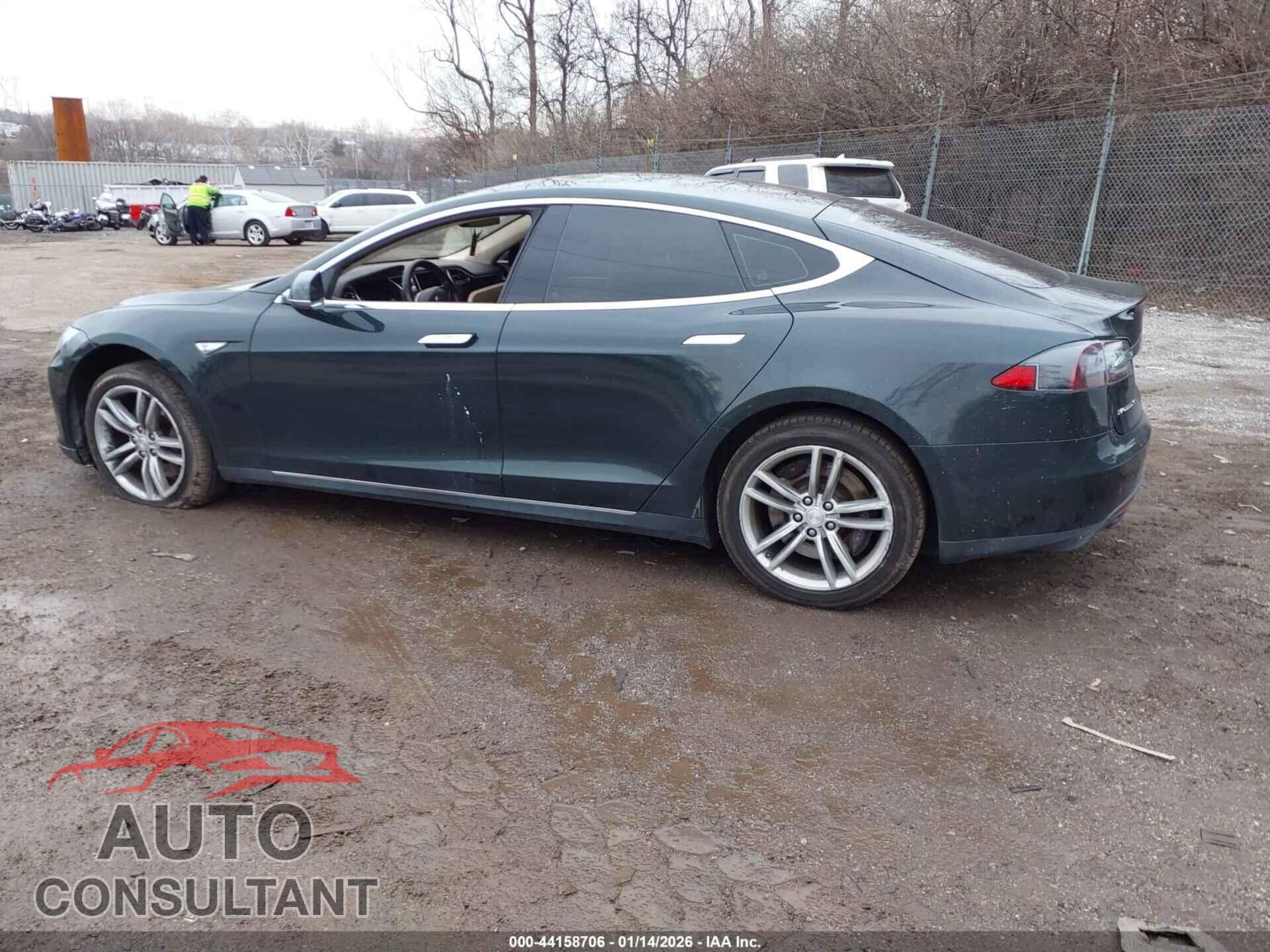 TESLA MODEL S 2012 - 5YJSA1CN3CFP03052