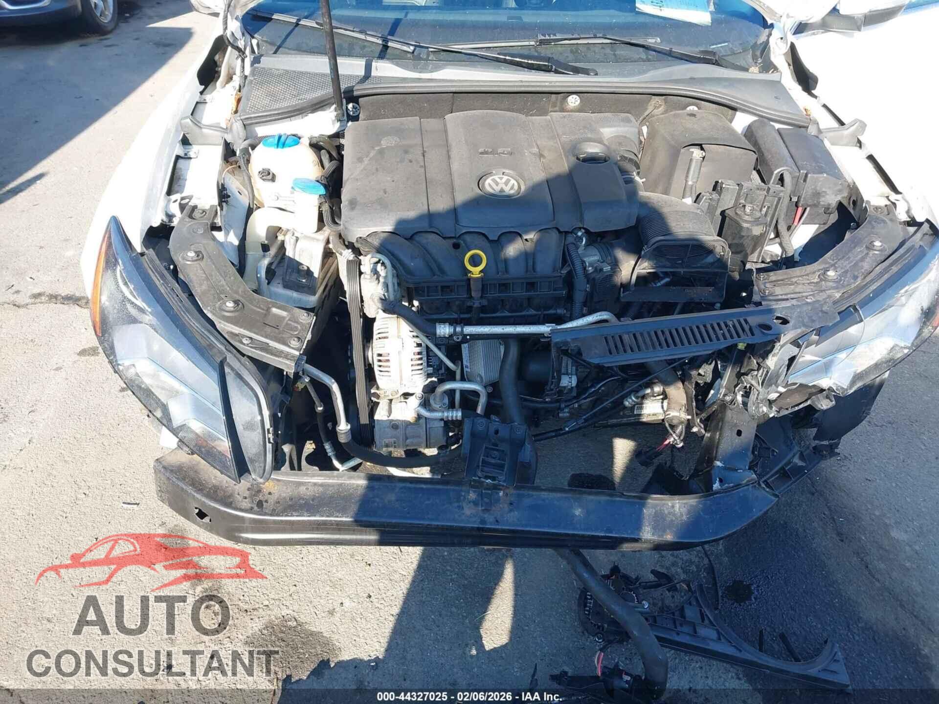 VOLKSWAGEN PASSAT 2014 - 1VWBP7A36EC002053