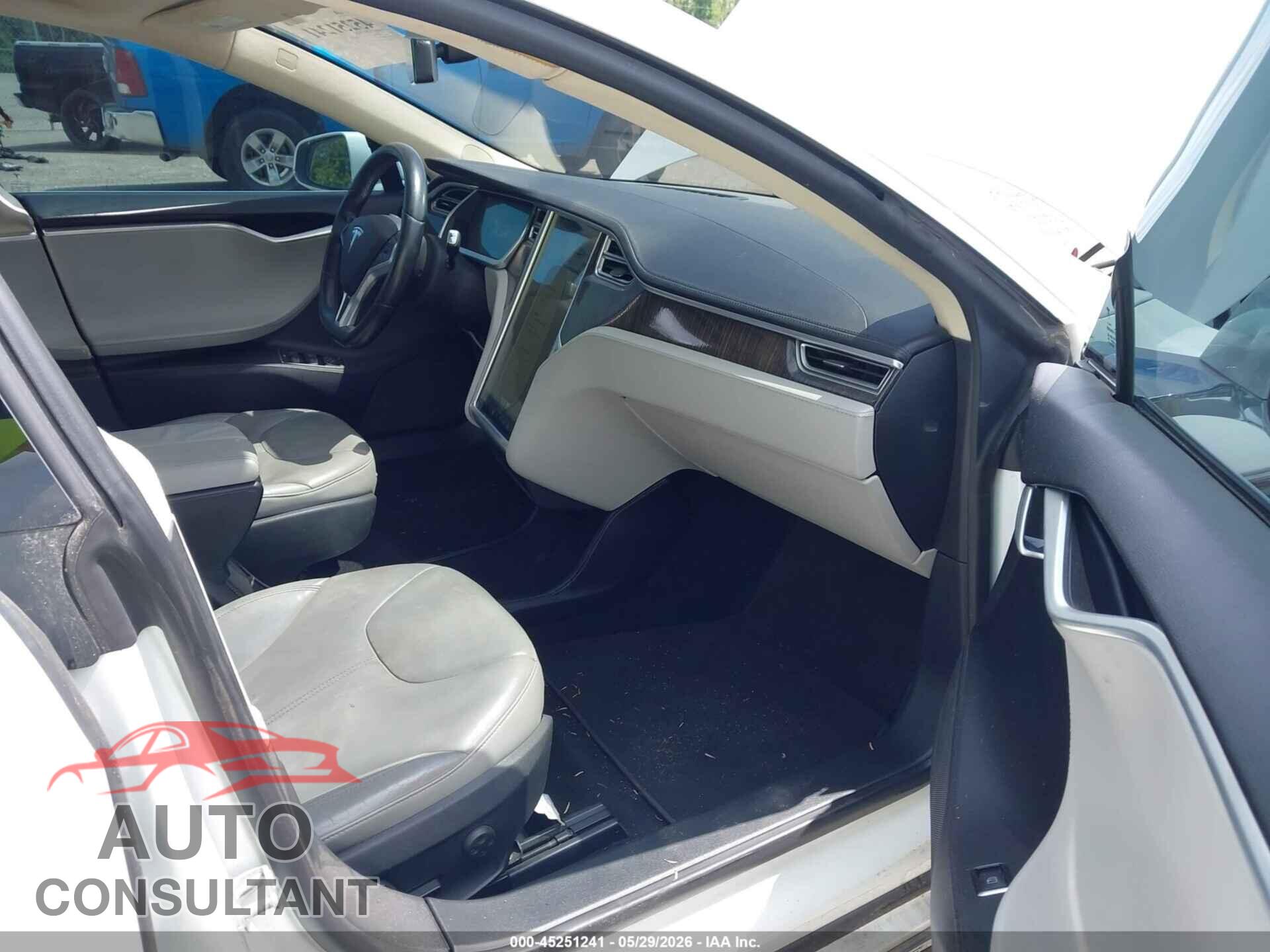 TESLA MODEL S 2013 - 5YJSA1CN5DFP20811