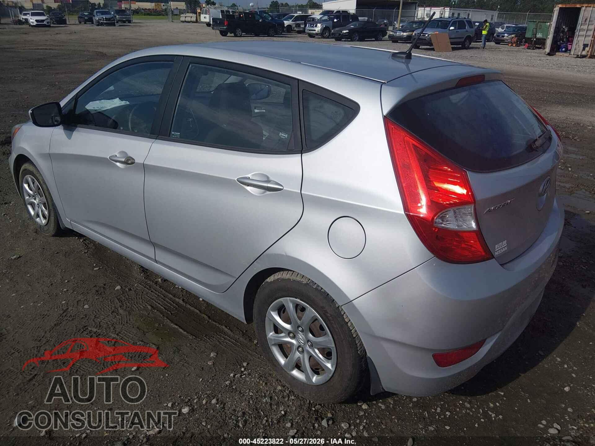 HYUNDAI ACCENT 2013 - KMHCT5AE3DU080206