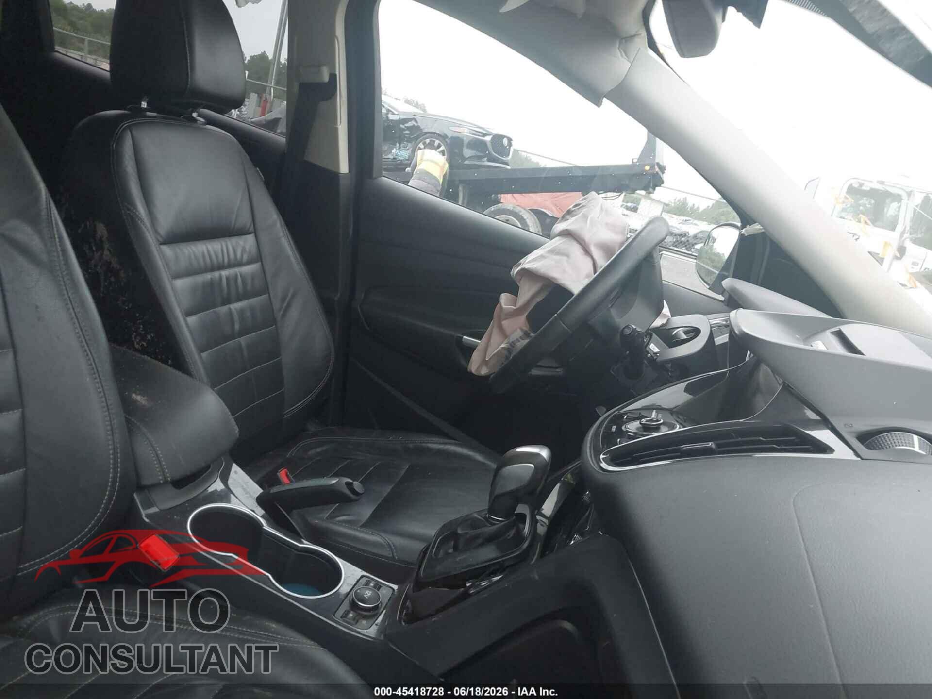 FORD ESCAPE 2015 - 1FMCU9J94FUB86206