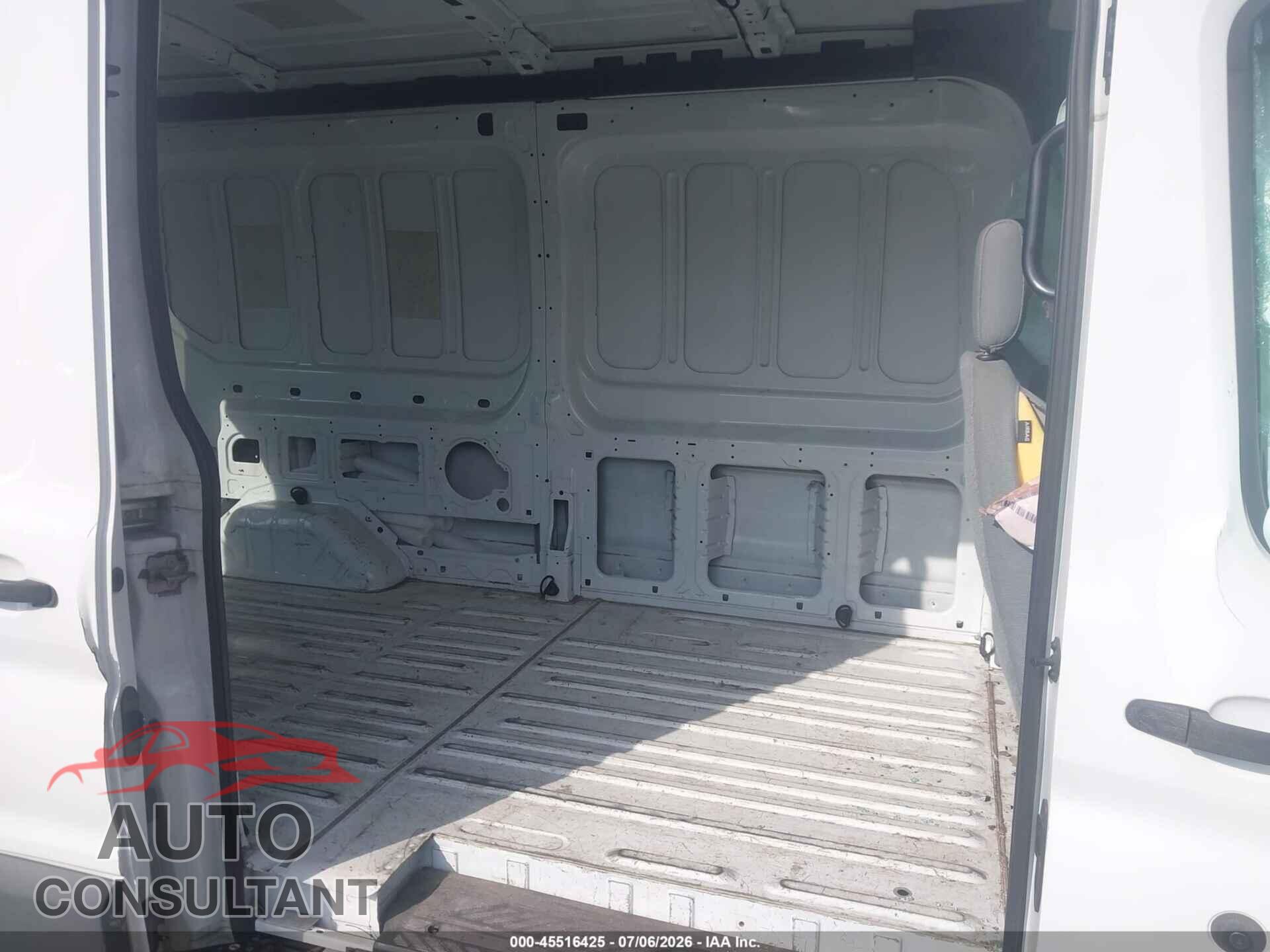 FORD TRANSIT-150 2016 - 1FTYE2CM0GKA31407