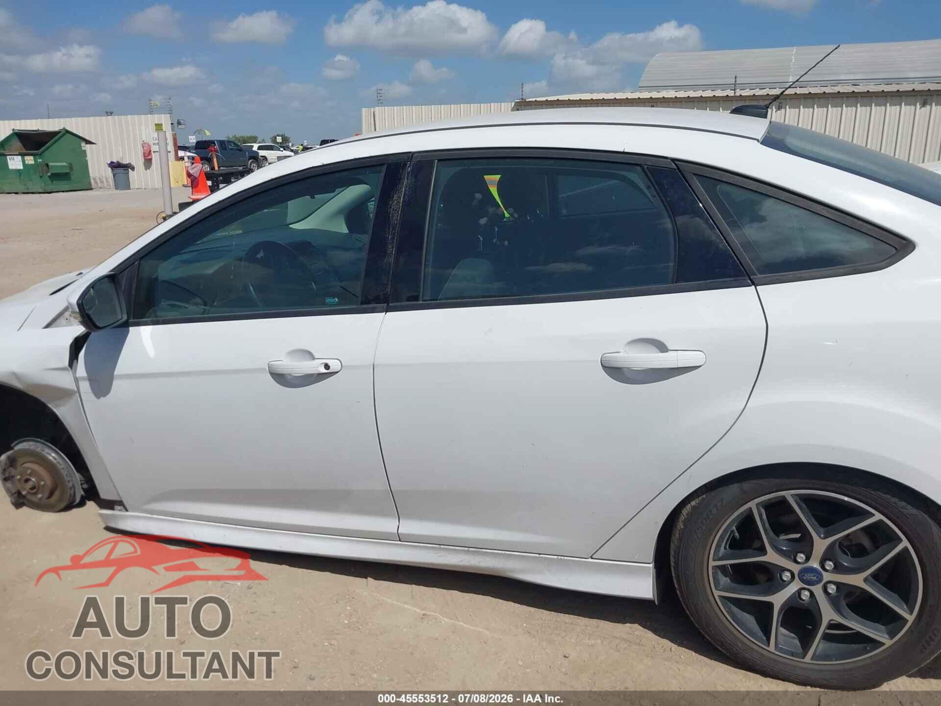 FORD FOCUS 2015 - 1FADP3F22FL384657
