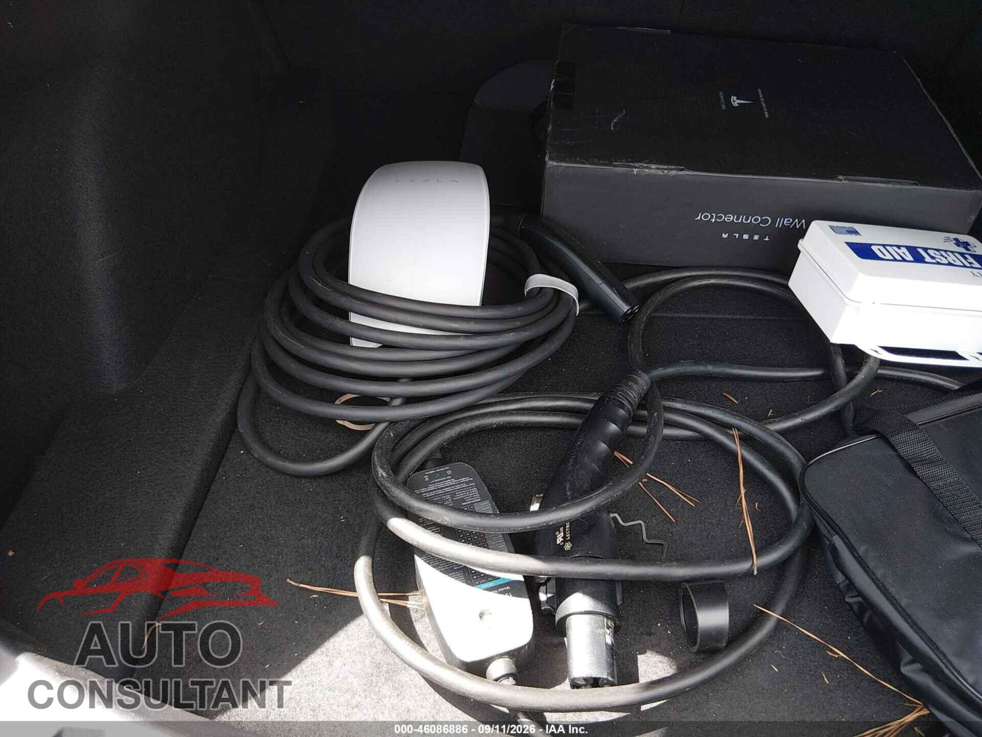 TESLA MODEL 3 2023 - 5YJ3E1EA5PF407247