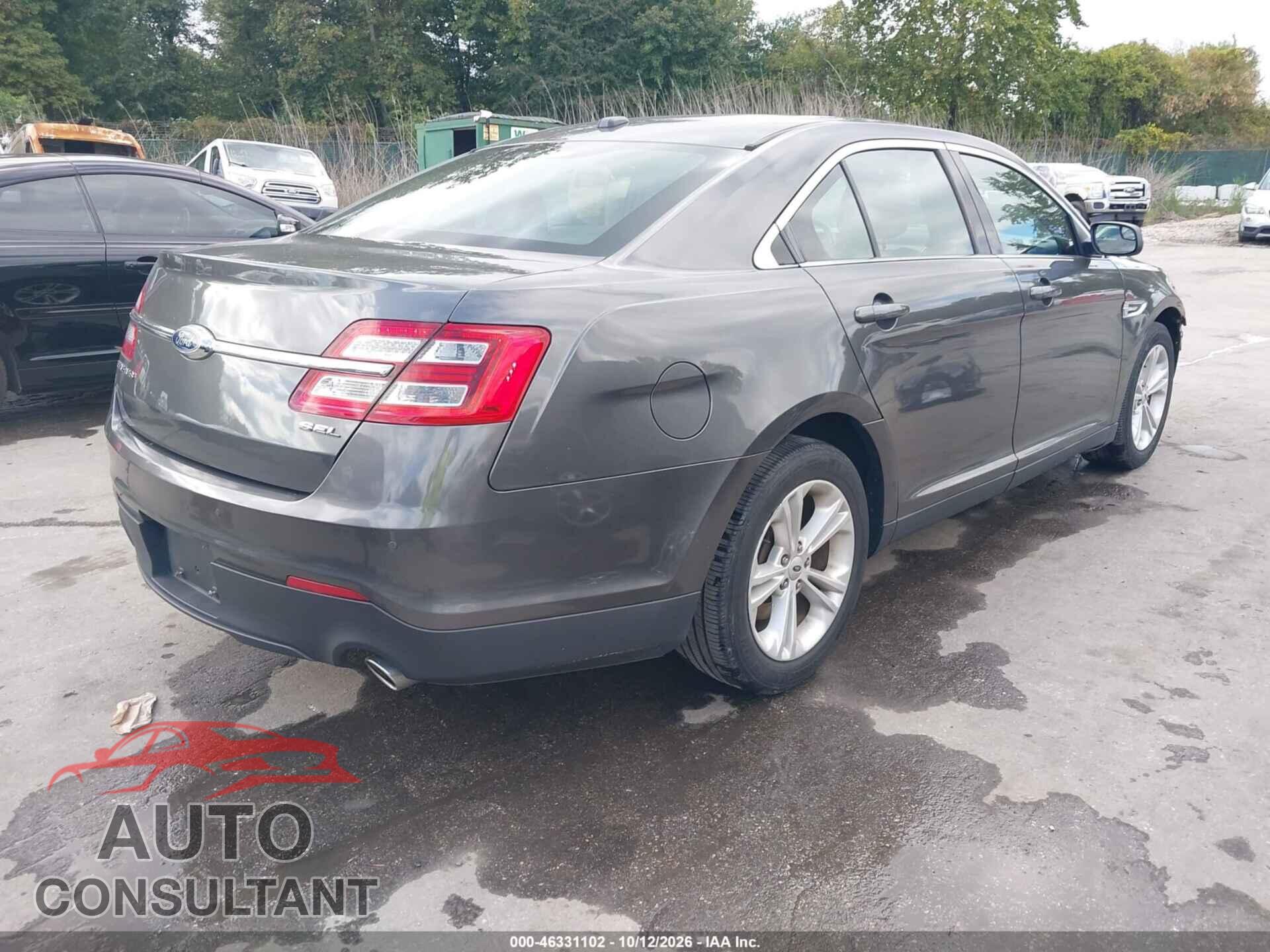 FORD TAURUS 2018 - 1FAHP2E86JG116844