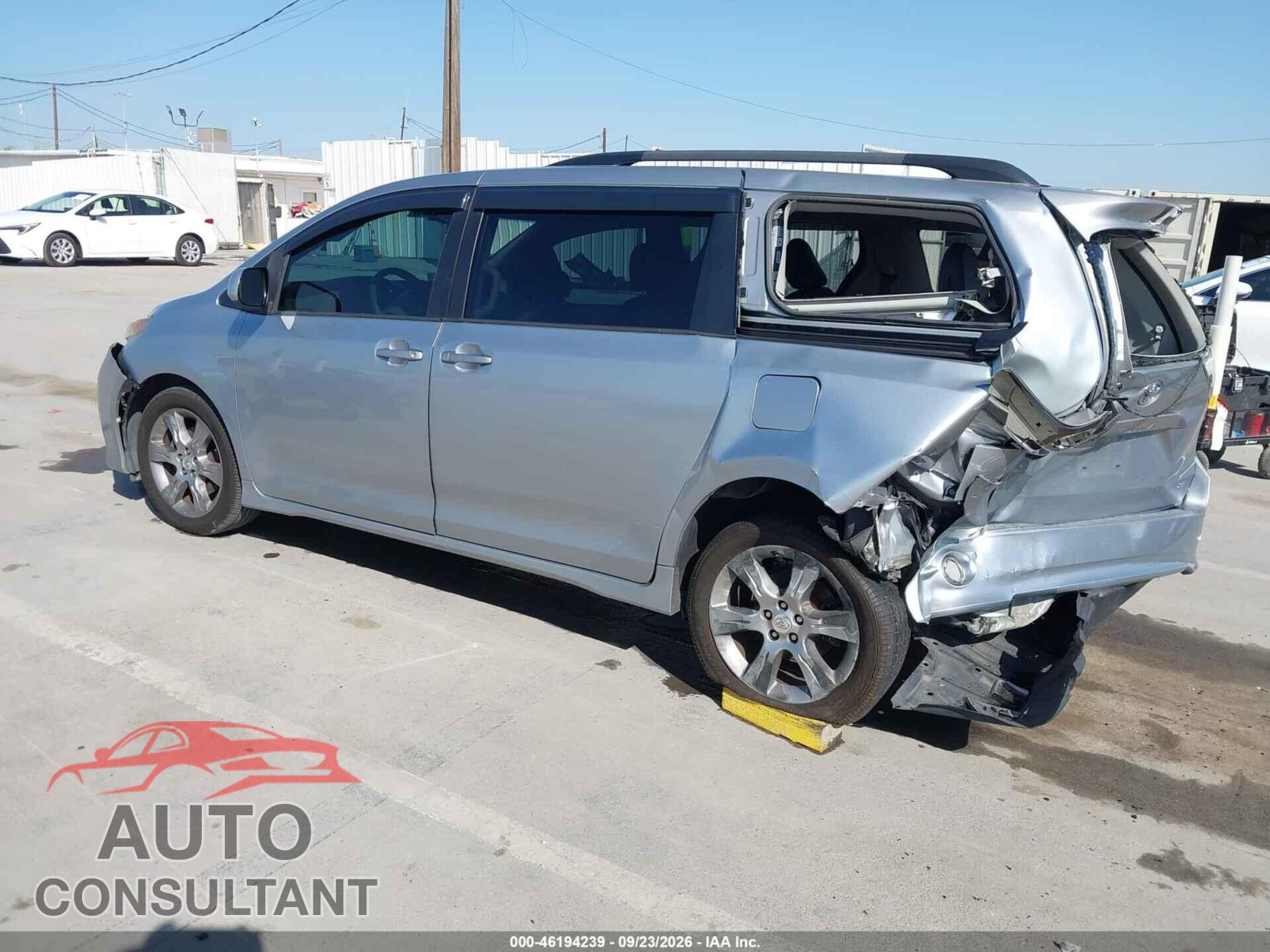 TOYOTA SIENNA 2011 - 5TDXK3DC4BS064993