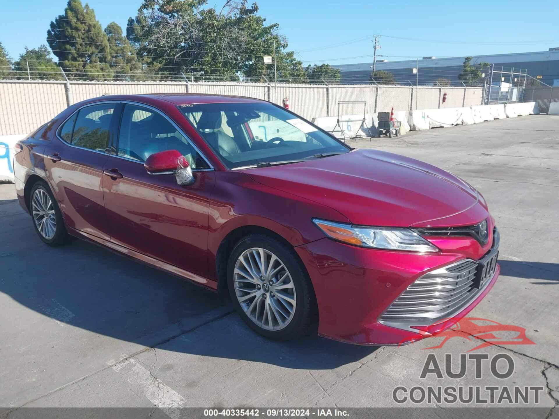 TOYOTA CAMRY 2018 - 4T1B11HK6JU592253