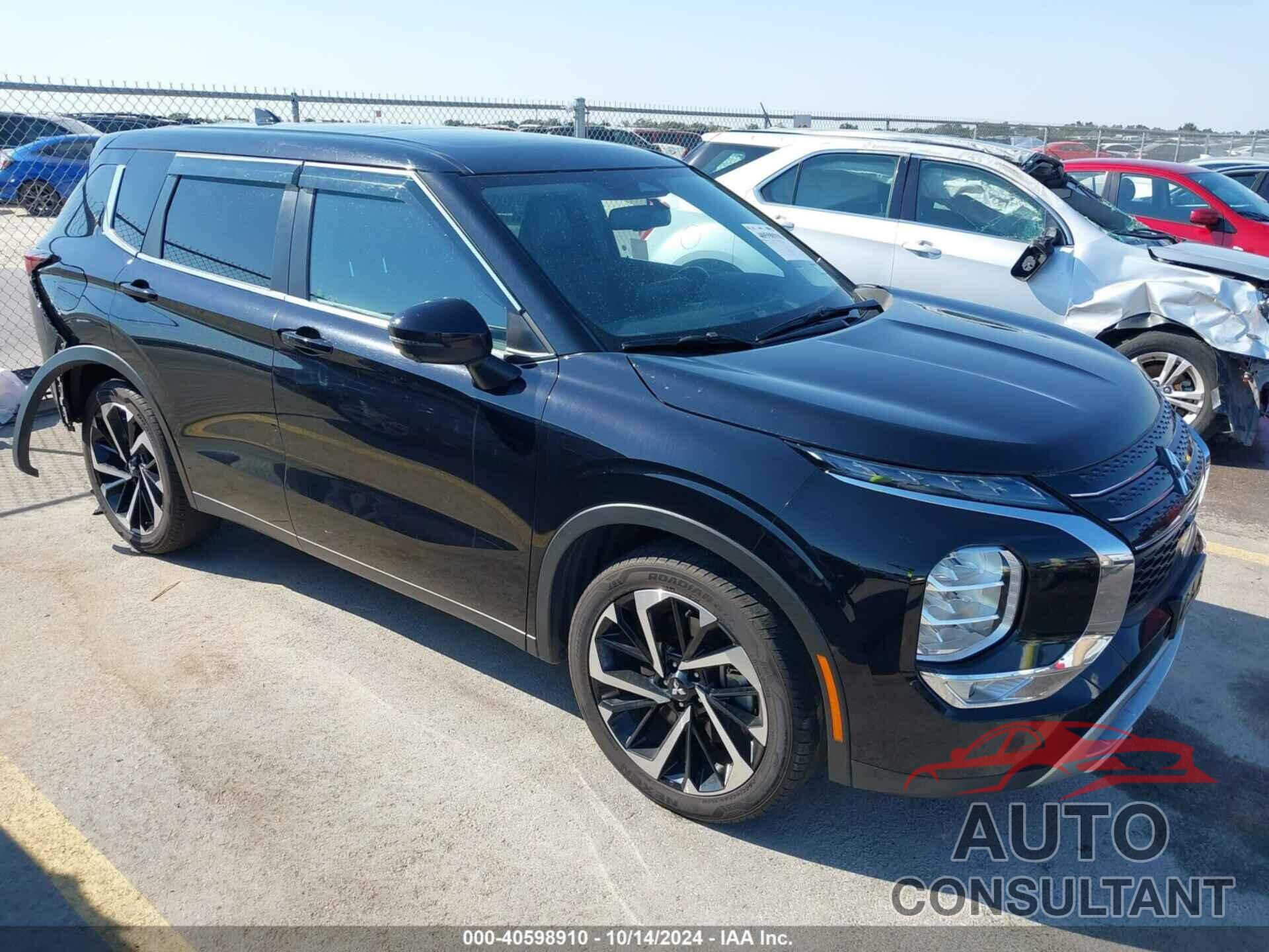 MITSUBISHI OUTLANDER 2023 - JA4J3UA81PZ031135