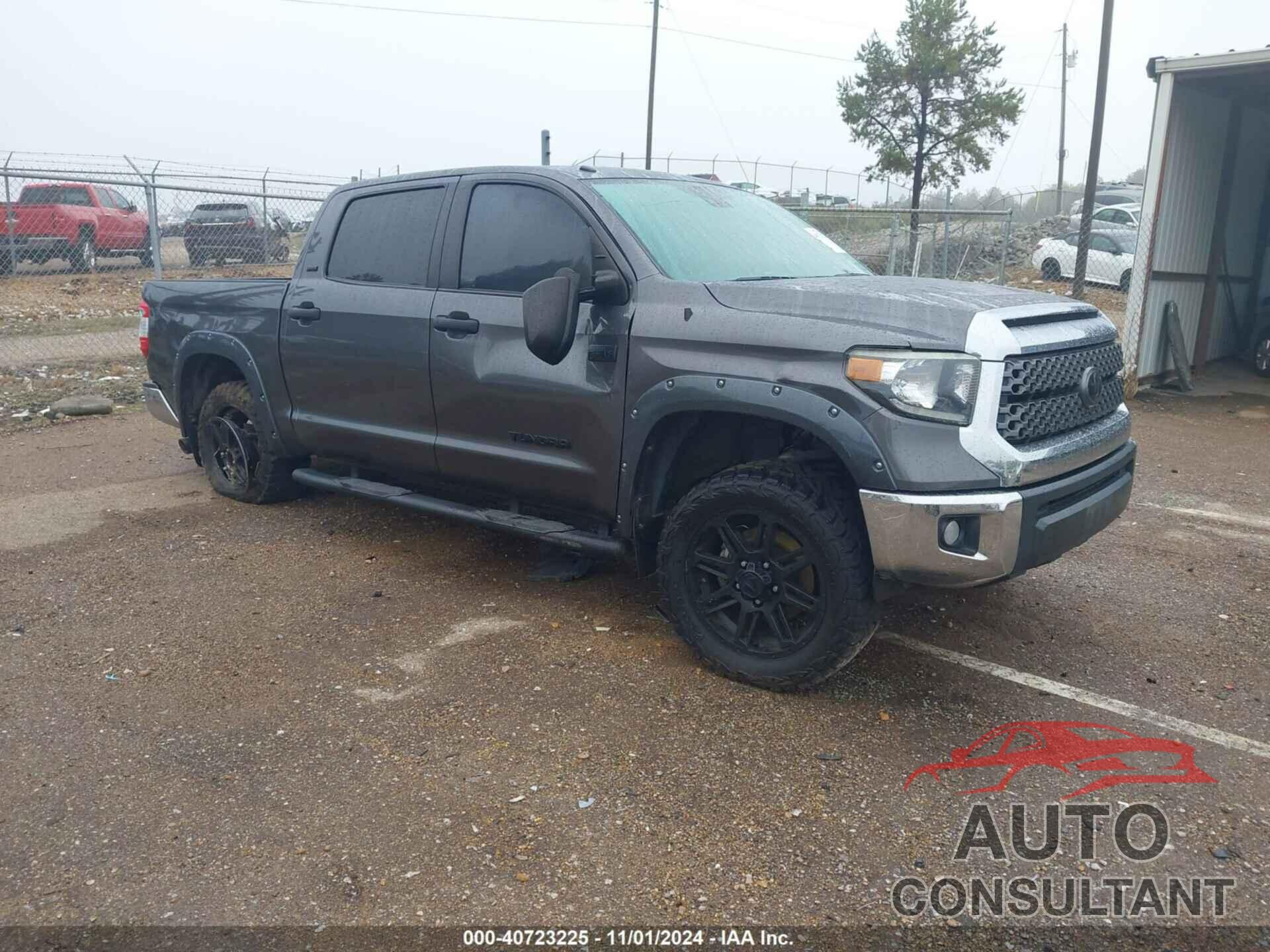 TOYOTA TUNDRA 2018 - 5TFDW5F18JX705909