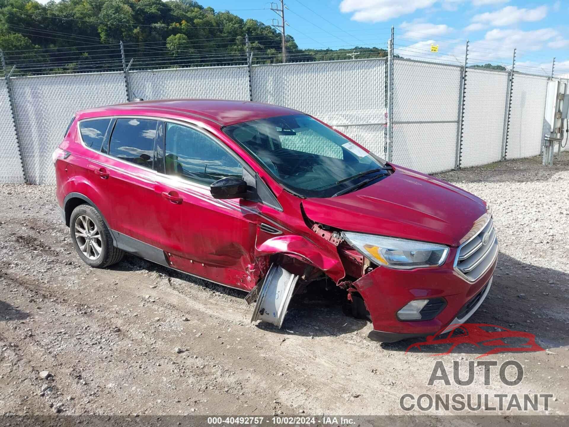 FORD ESCAPE 2017 - 1FMCU9G91HUA62887