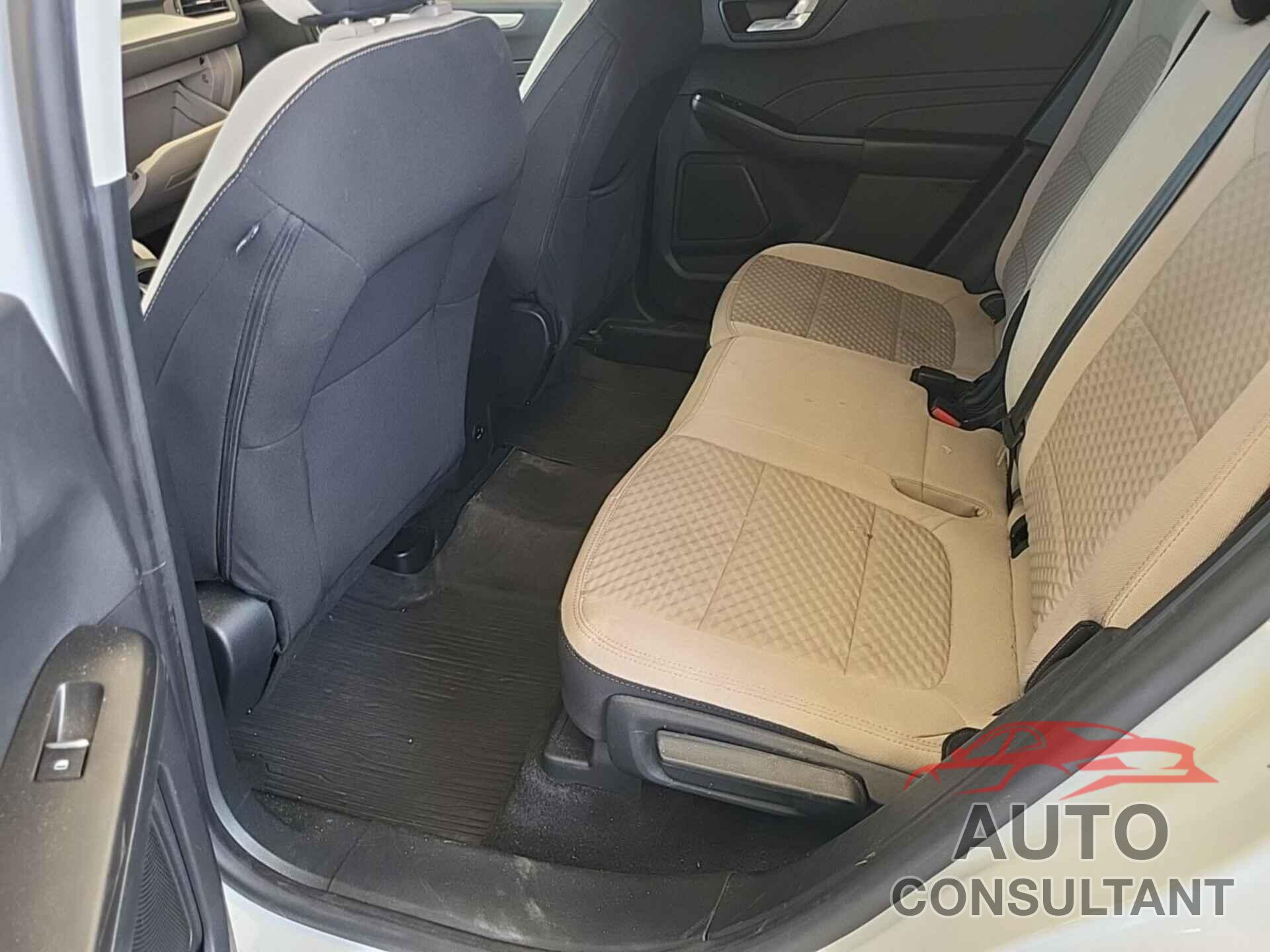 FORD ESCAPE 2021 - 1FMCU9G66MUA59953