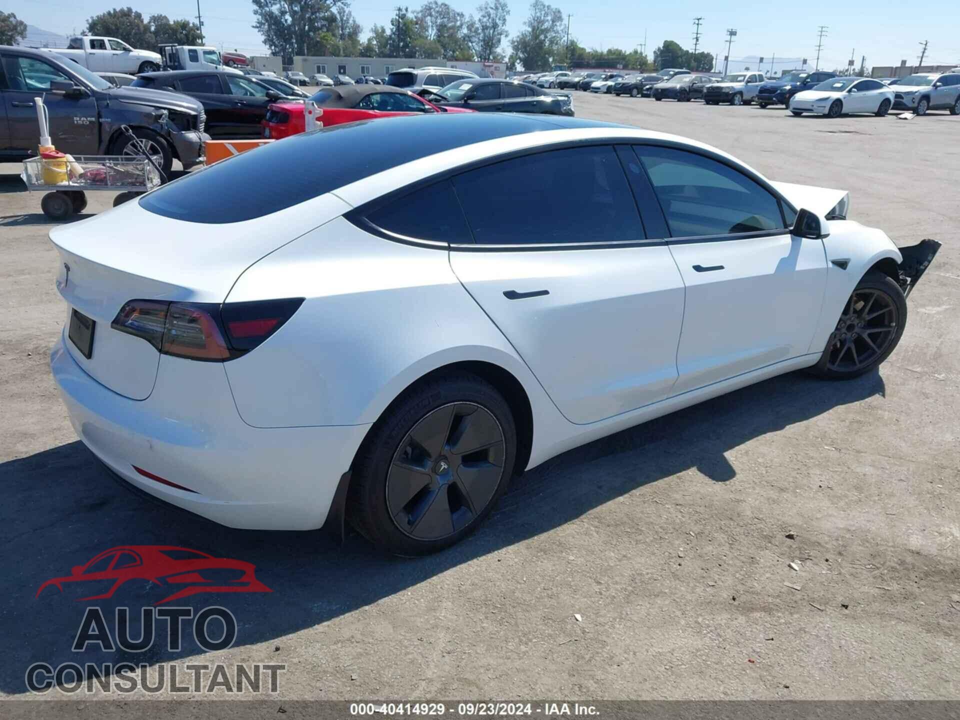 TESLA MODEL 3 2023 - 5YJ3E1EA5PF556127