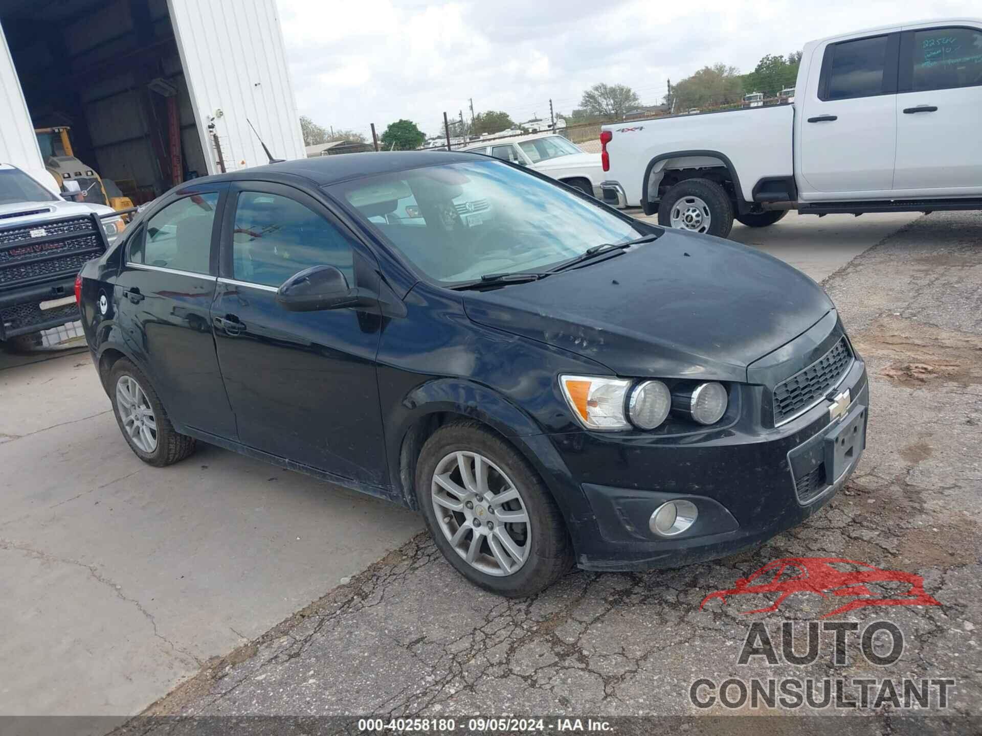CHEVROLET SONIC 2012 - 1G1JC5SH8C4147068