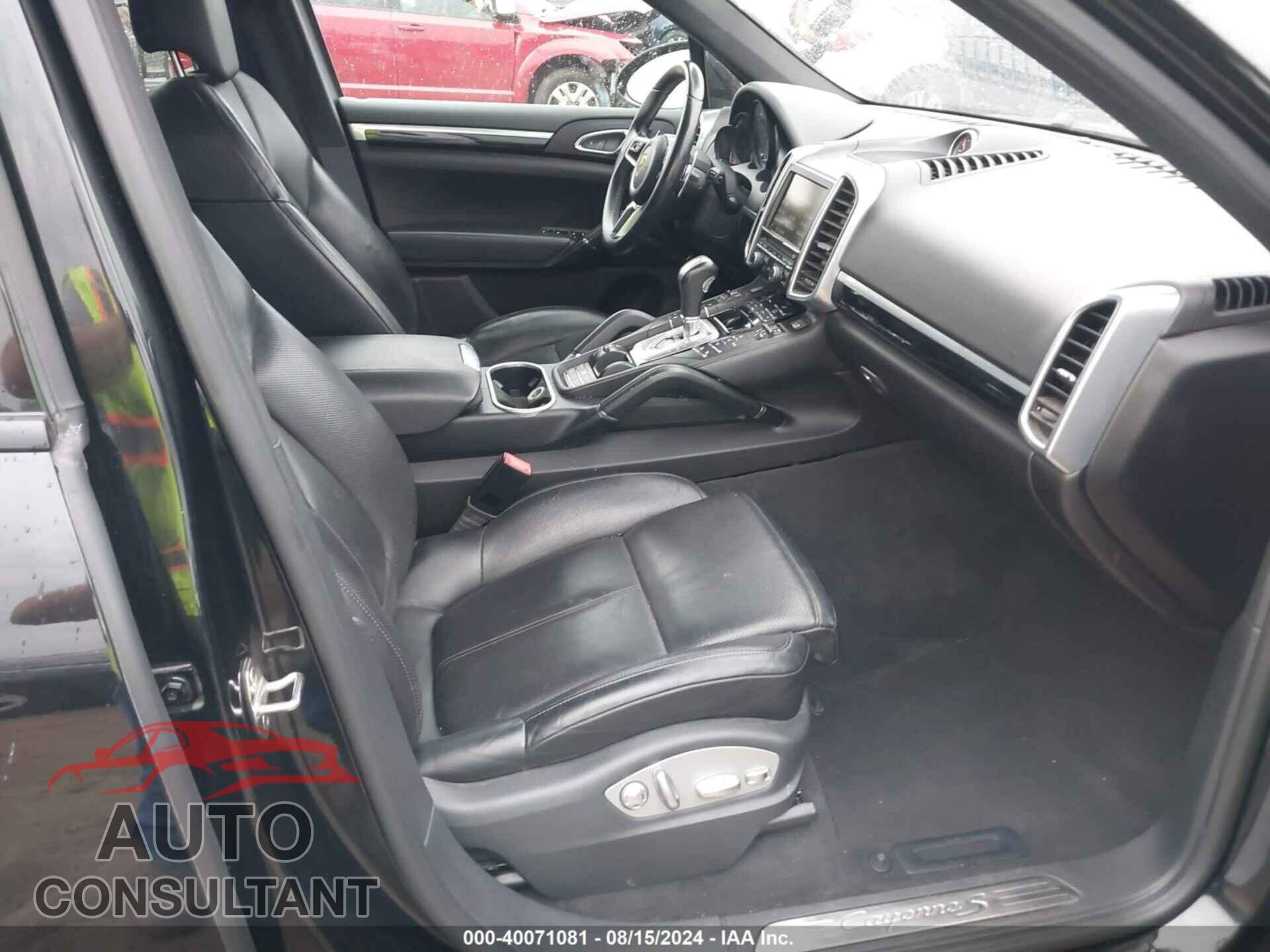 PORSCHE CAYENNE 2016 - WP1AB2A22GLA94576