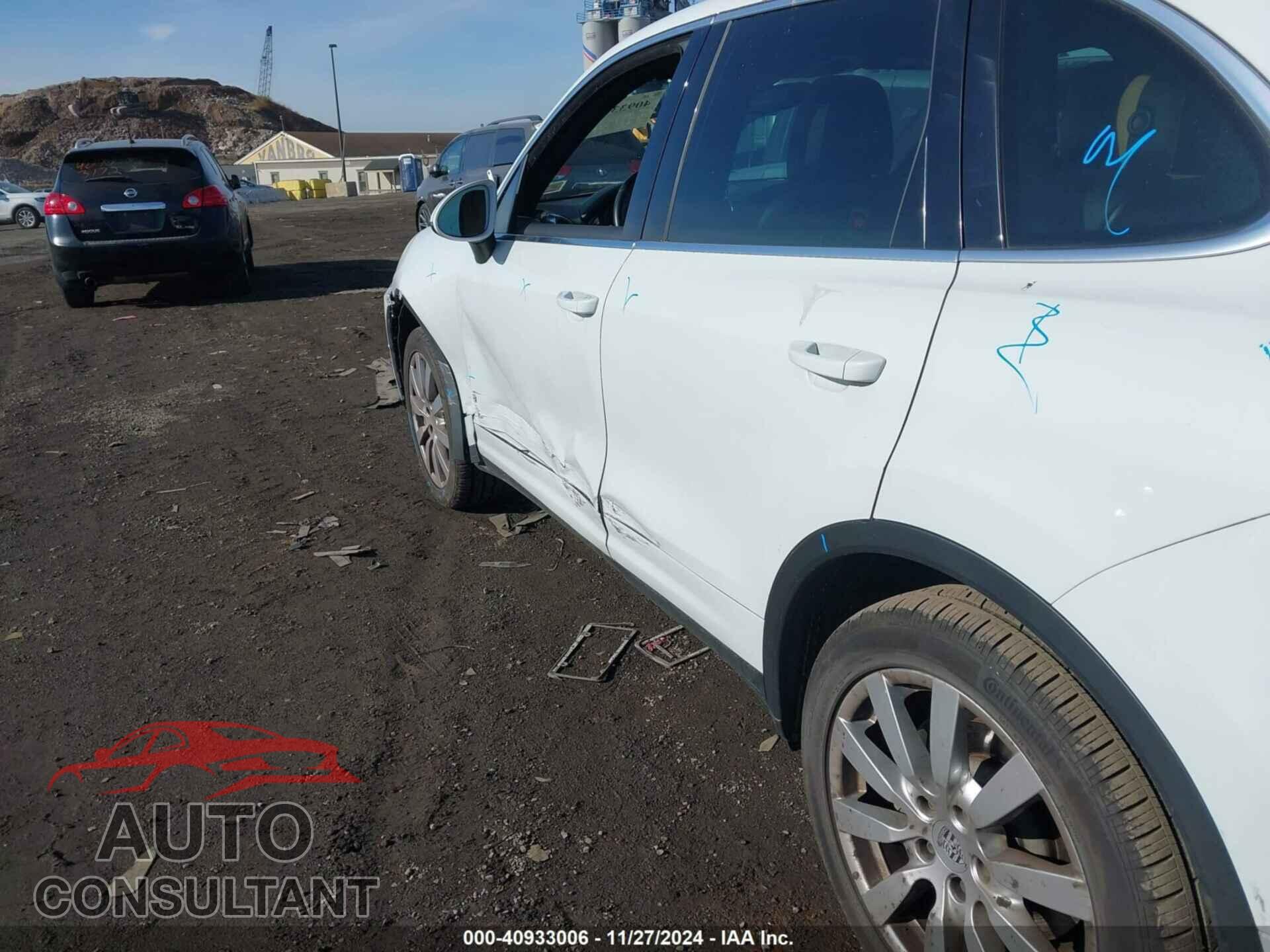 PORSCHE CAYENNE 2015 - WP1AB2A23FLA57177