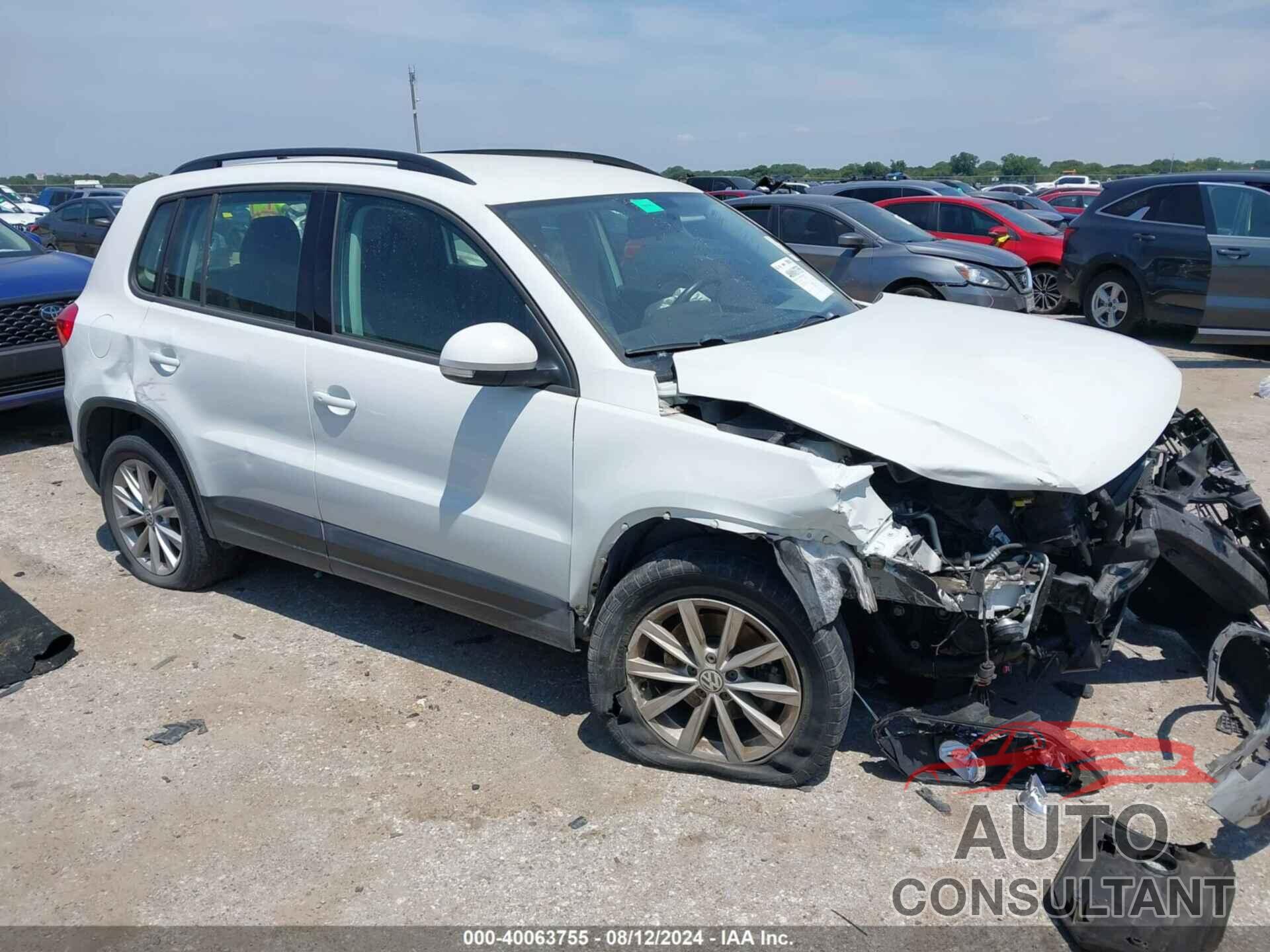 VOLKSWAGEN TIGUAN 2017 - WVGAV7AX5HK041990