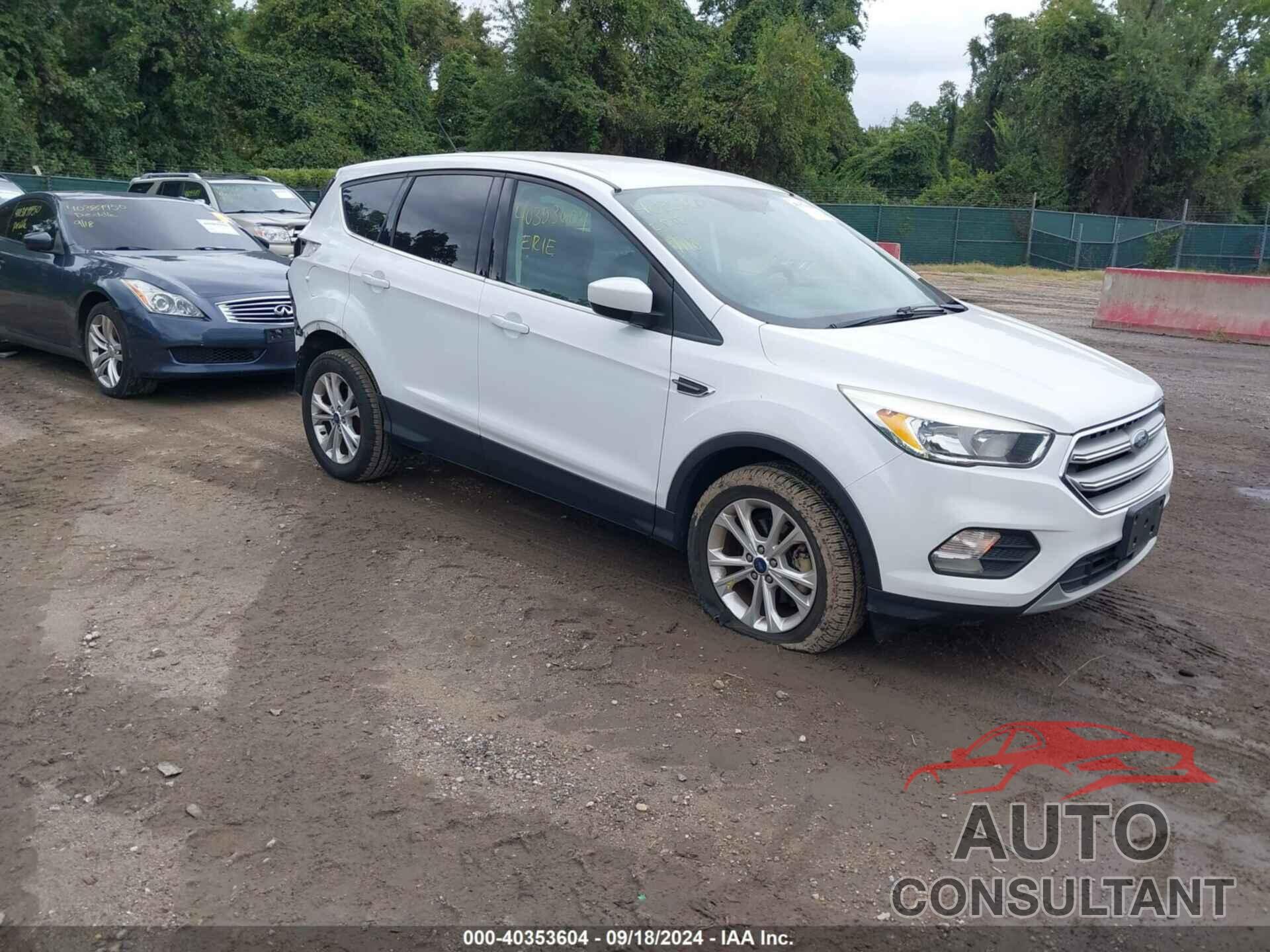 FORD ESCAPE 2017 - 1FMCU0GD8HUC81670