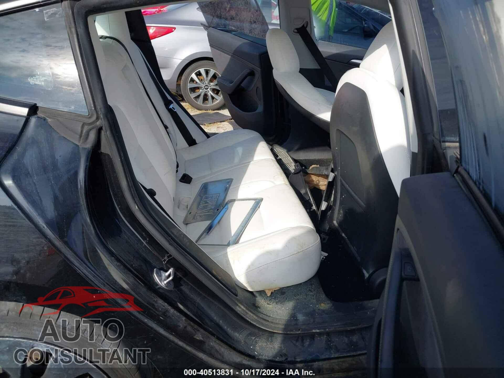 TESLA MODEL 3 2021 - 5YJ3E1EC7MF092545