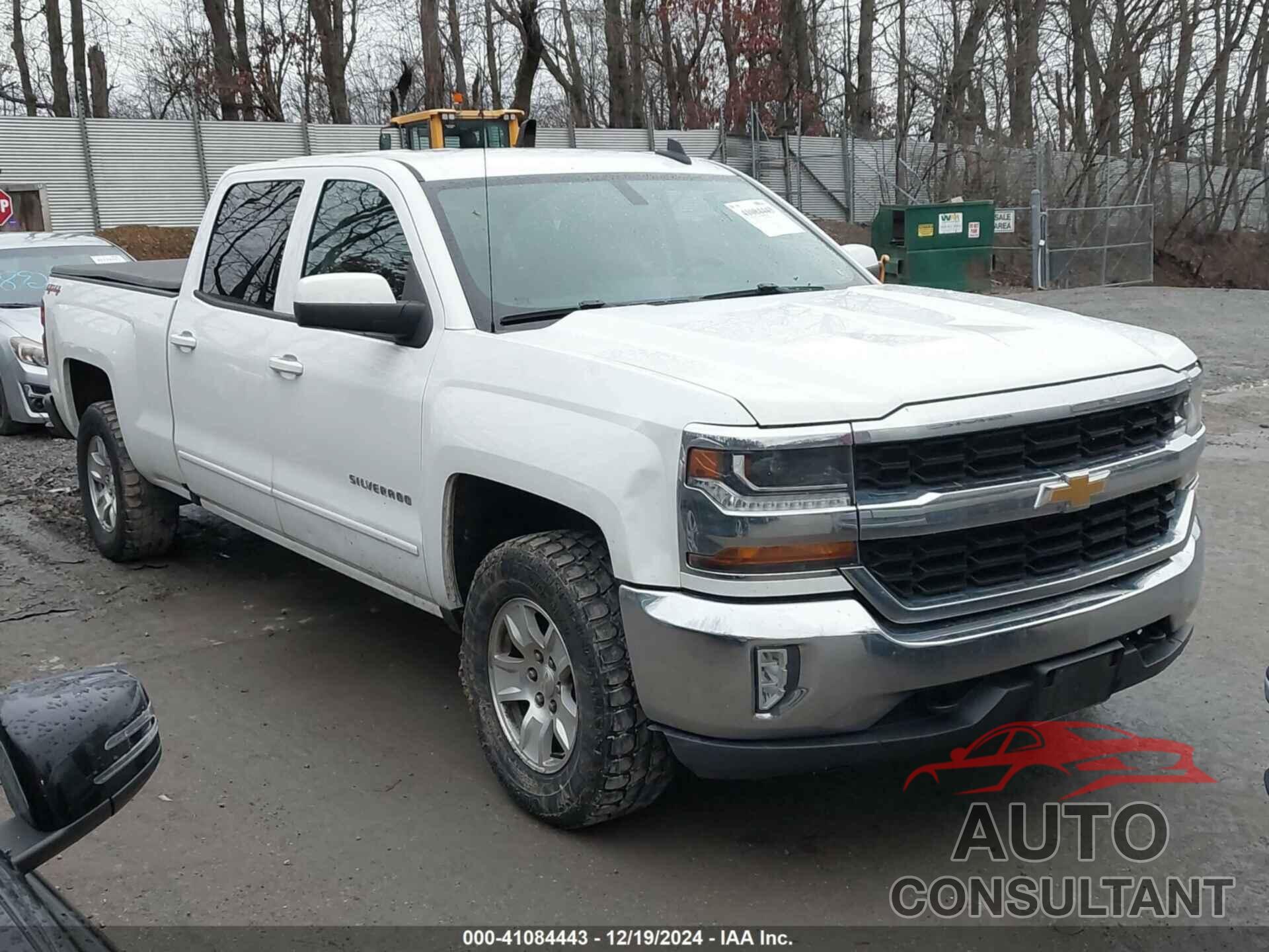 CHEVROLET SILVERADO 1500 2018 - 1GCUKREC4JF201952