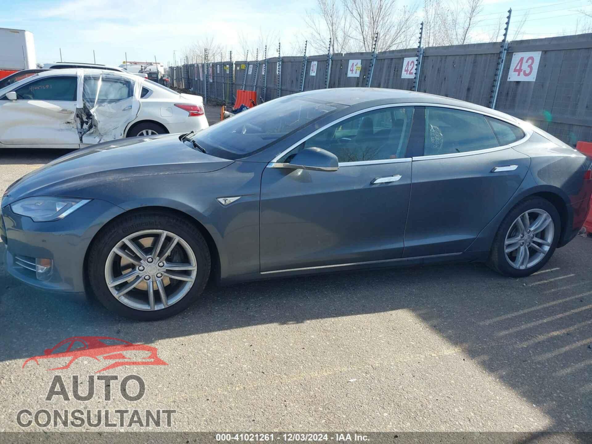 TESLA MODEL S 2013 - 5YJSA1CG9DFP27522